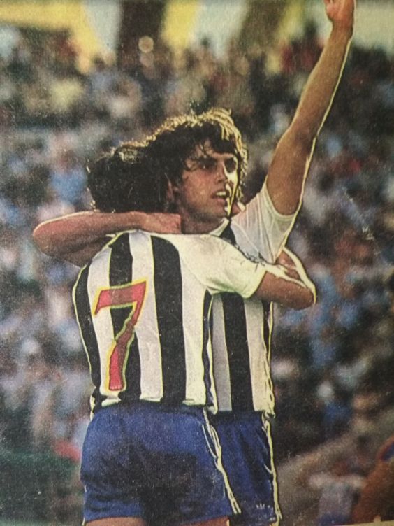 Hoyos en sus comienzos con la camiseta de Talleres