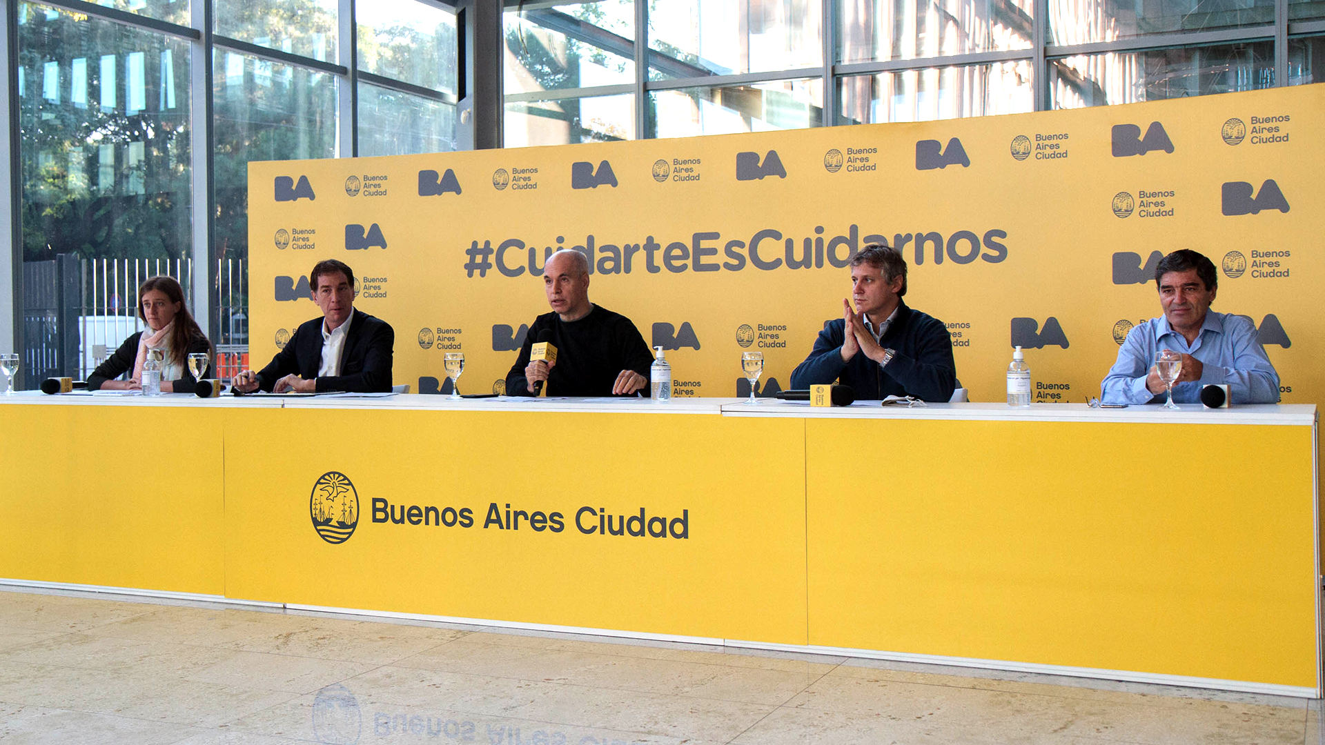 Junto al vicejefe de gobierno Diego Santilli, el jefe de Gabinete, Felipe Miguel, la ministra de Desarrollo, María Migliore, y Fernán Quirós, ministro de Salud de la Ciudad