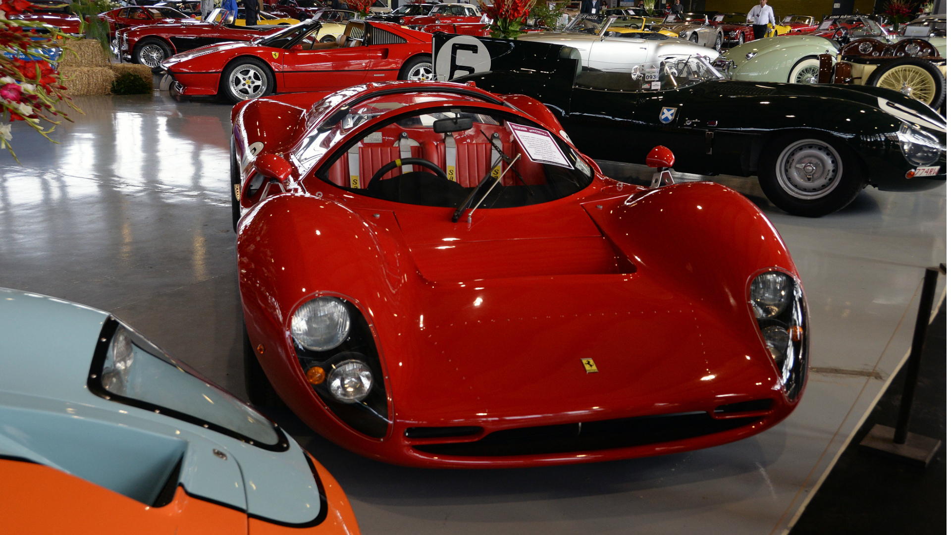 La sección de los Ferrari impactó a los jóvenes (Foto: UNAM)