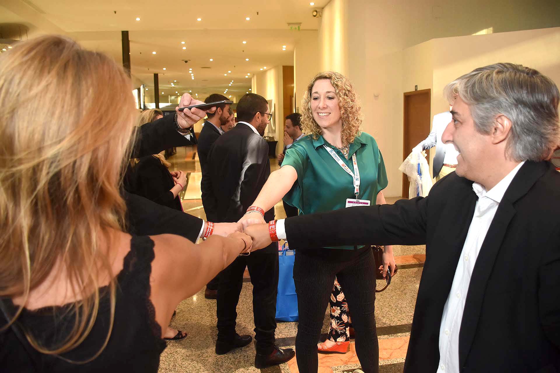 La cábala del equipo de Teleperformance, minutos de antes de ingresar al salón del Sheraton Buenos Aires