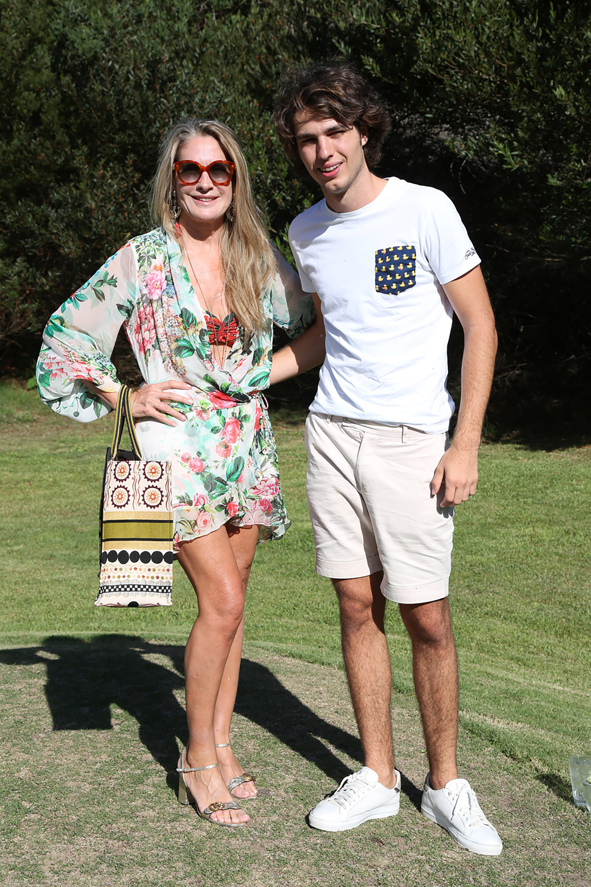 El estilo chic de Ana Rusconi junto a su hijo