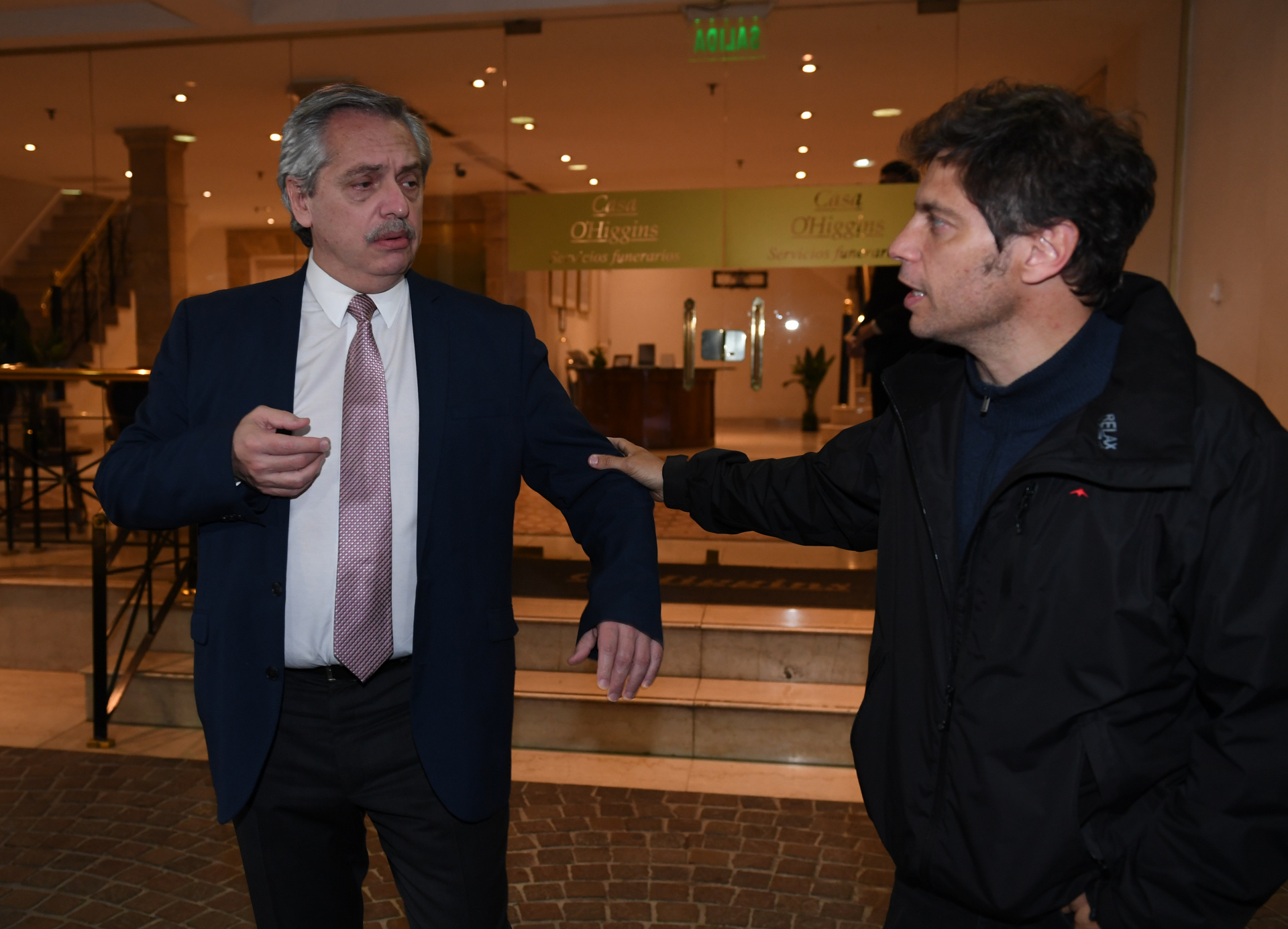El candidato a presidente por el Frente de Todos, Alberto Fernández, junto al candidato a gobernador bonaerense por ese frente, Axel Kicillof