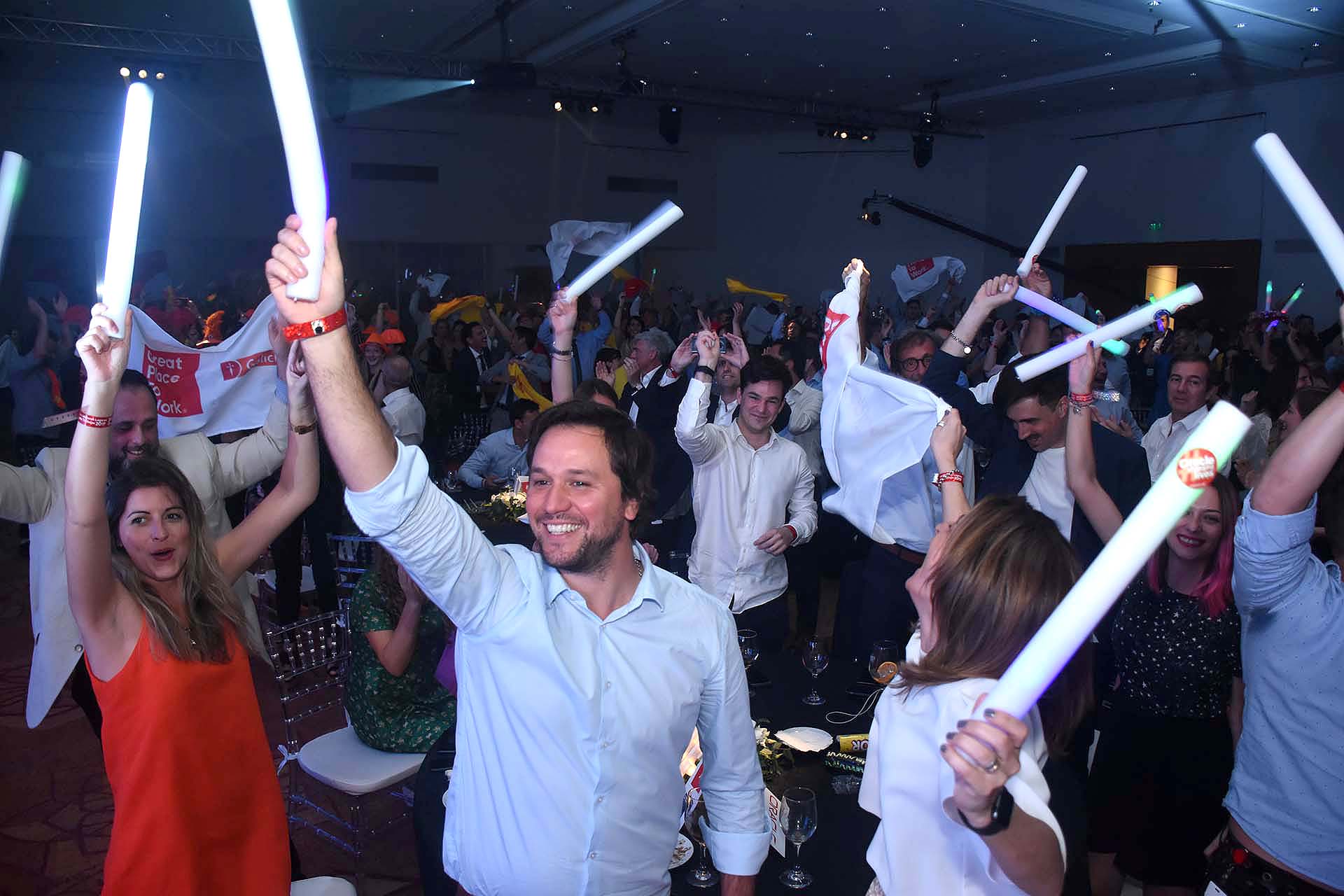 Uno de los momentos más distendidos y graciosos de la noche fue durante el show musical