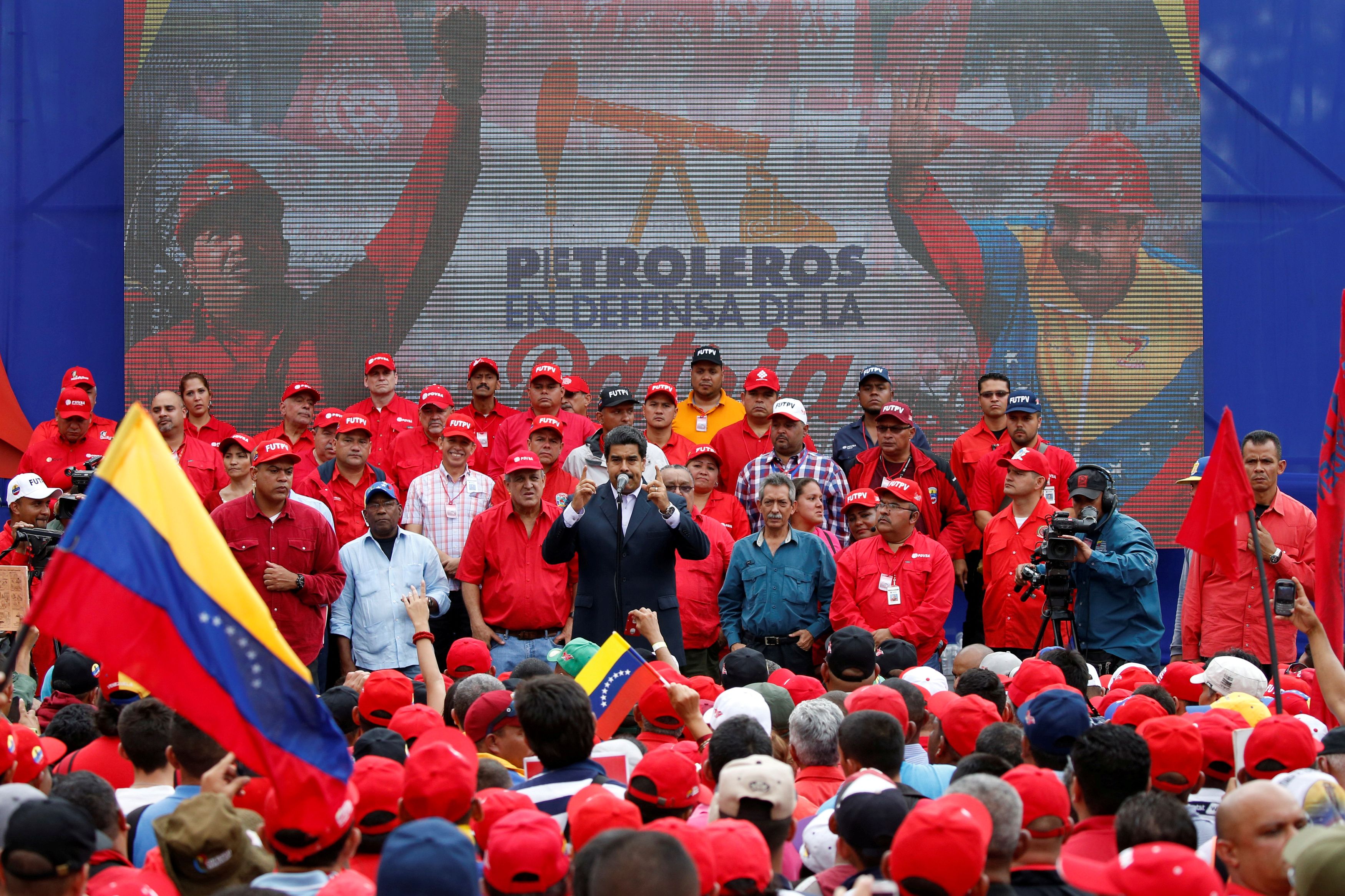 Maduro habla en un acto proselitista con empleados de PDVSA, en Caracas, en 2016 Reuters/ Carlos Garcia Rawlins/File Photo)