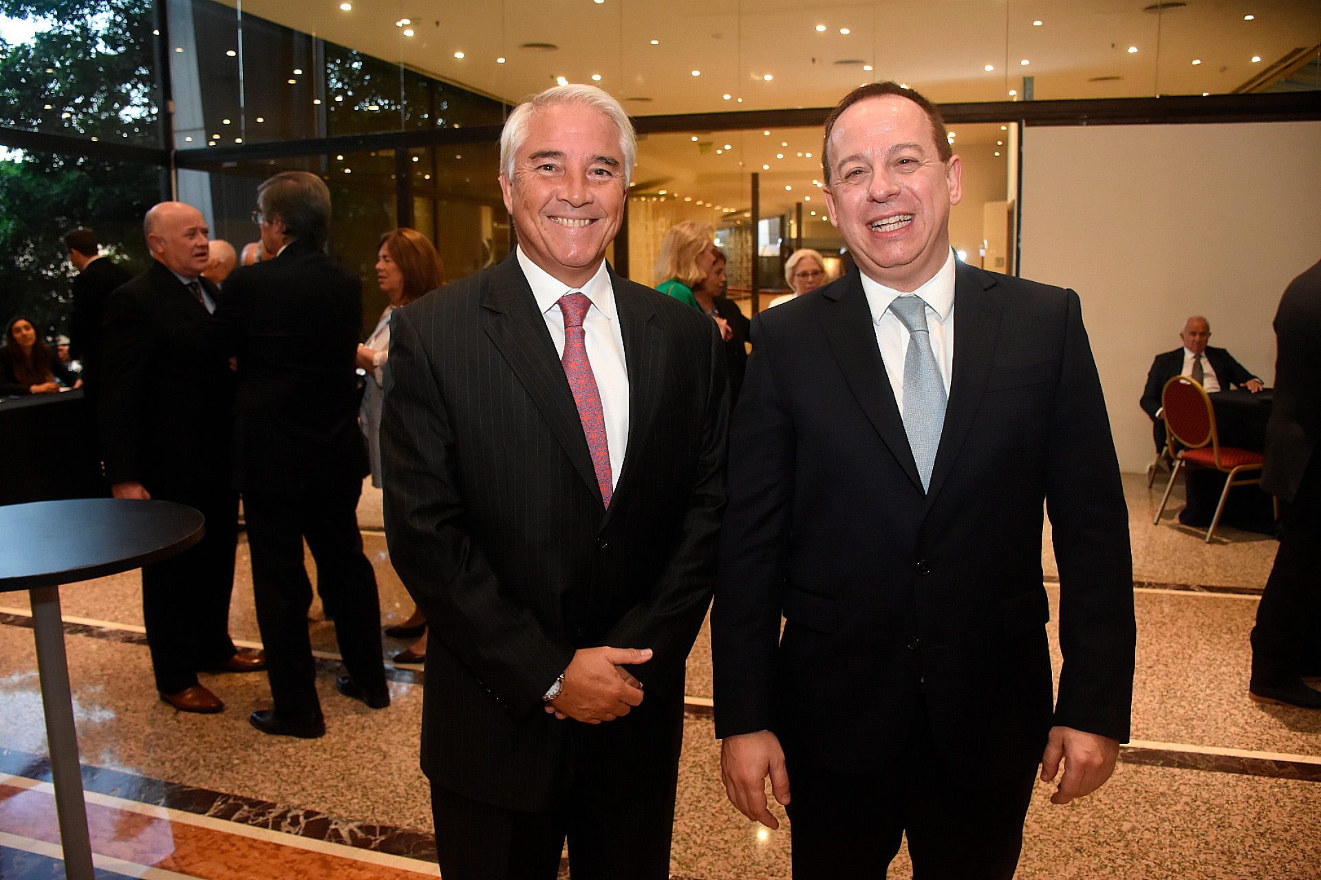 Pablo Deluca, director de Asuntos Institucionales de Infobae junto a Martín Etchevers