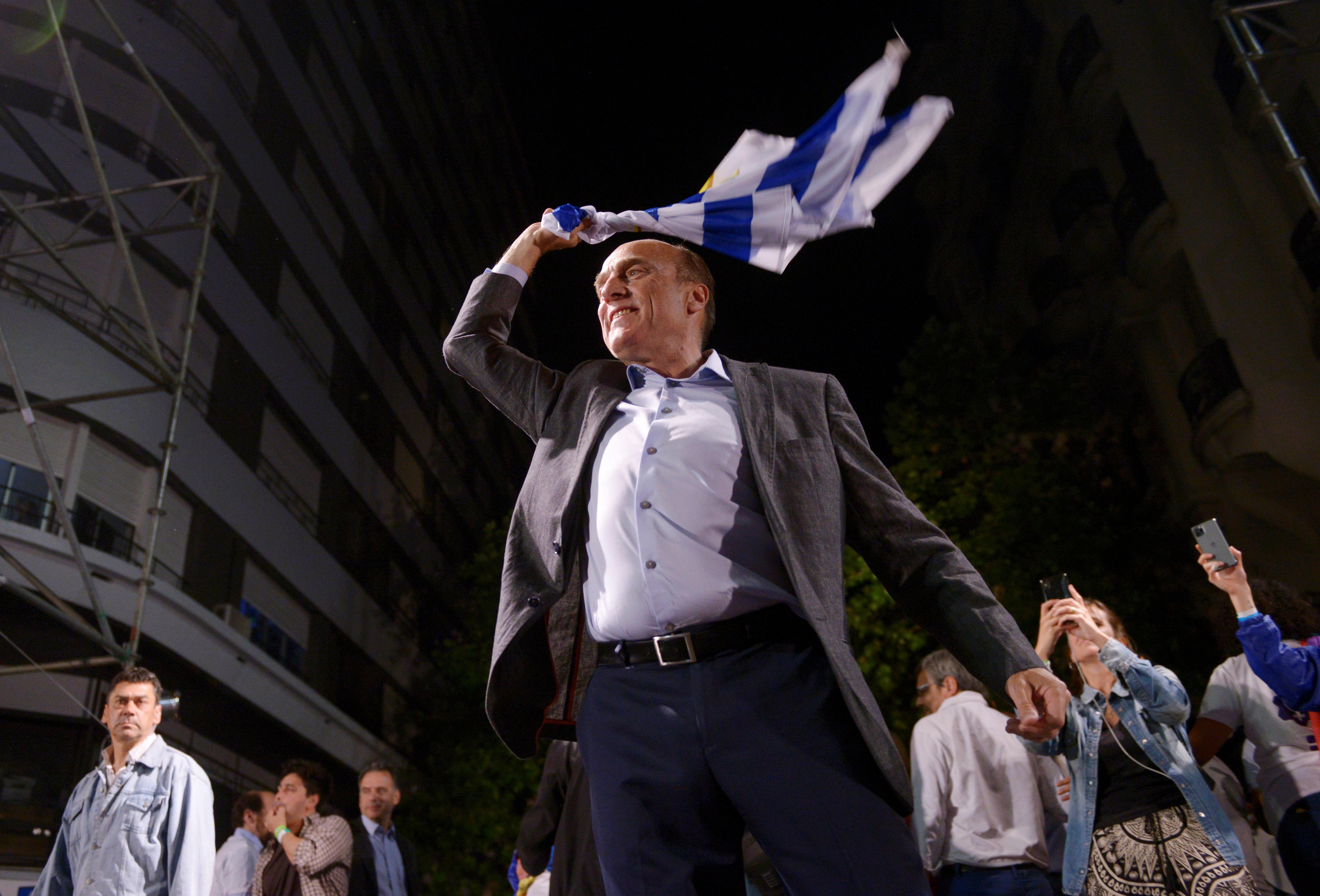 Daniel Martinez no reconoció la victoria de Luis Lacalle Pou (REUTERS/Andres Cuenca Olaondo)