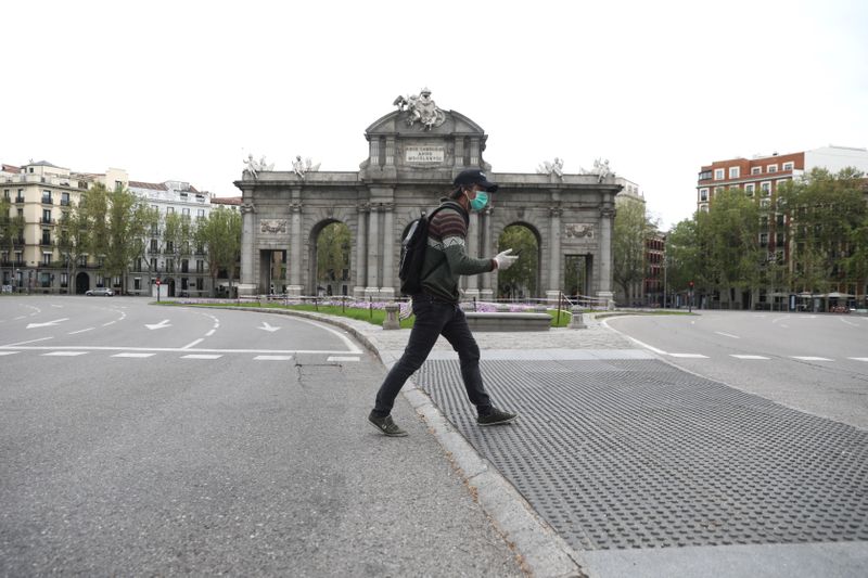 En España (aquí Puerta de Alcalá) se ha detectado una caída del 40% de la utilización de angioplastia coronaria en pacientes con infarto agudo de miocardio (tratamiento estándar) y un 80% en procedimientos de cardiopatía estructural durante la pandemia.