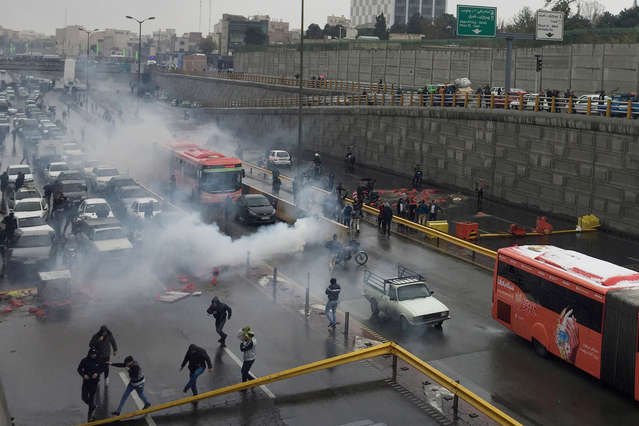 La policía iraní reprimió en Teherán