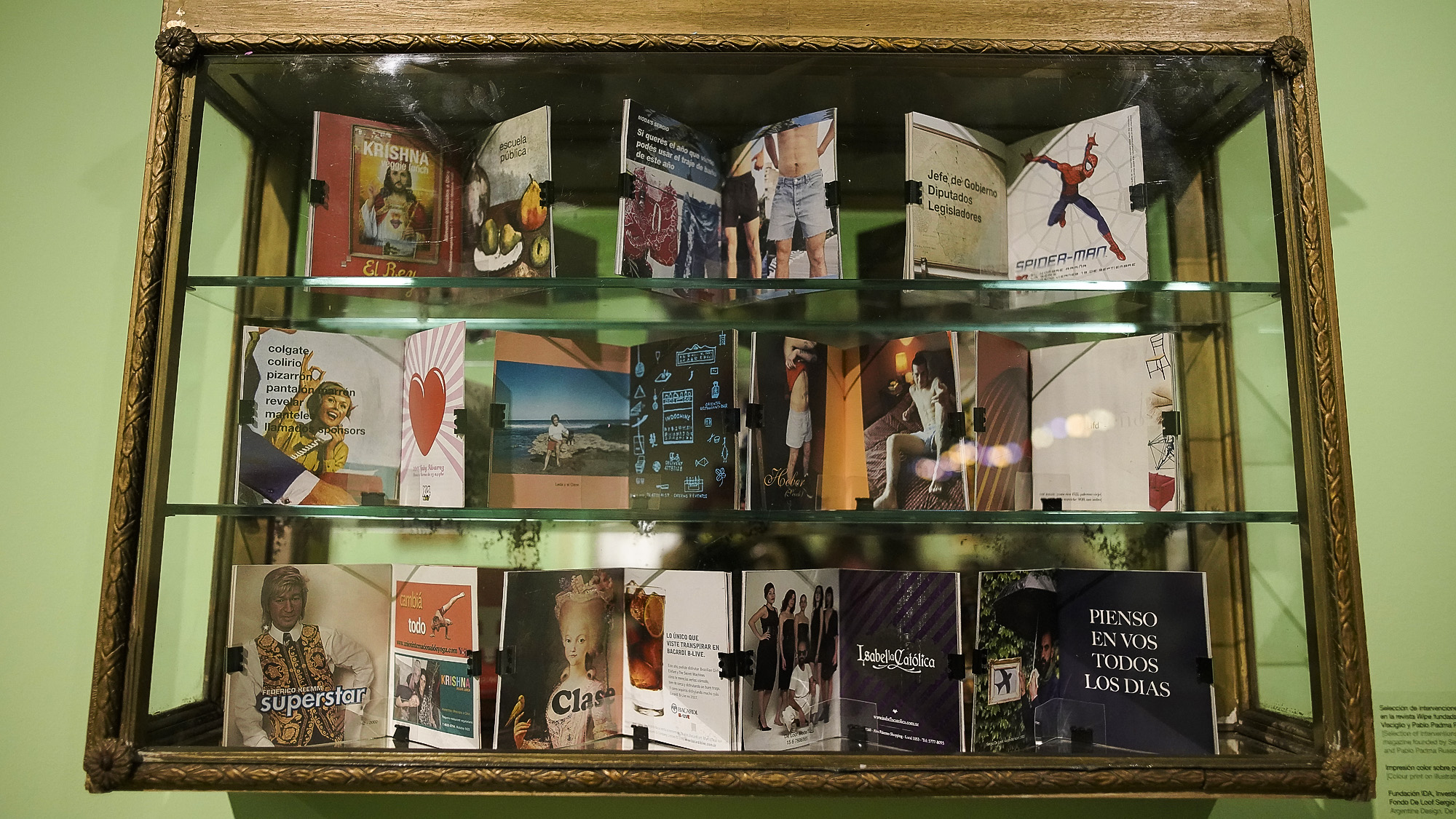 La muestra se presentó en el Museo de Arte Moderno de Buenos Aires, ubicado en Avenida San Juan 350, San Telmo