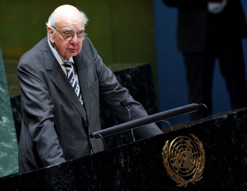 El expresidente de la Reserva Federal estadounidense, Paul Volcker, que instrumentó la fuerte suba de tasas de EEUU en los 80, disparador del default en casi toda América latina