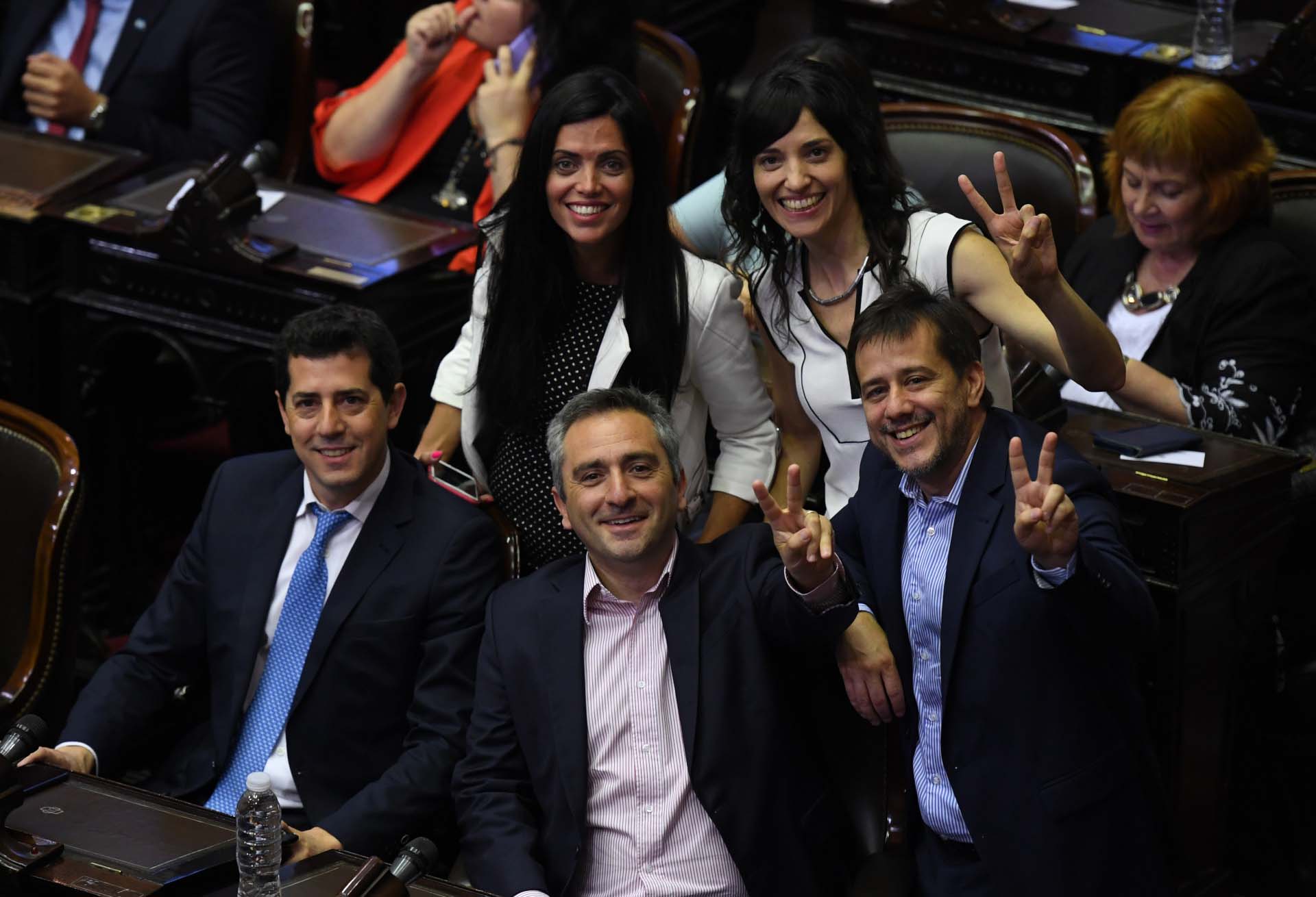 Luana Volnovich, Paula Penacca,