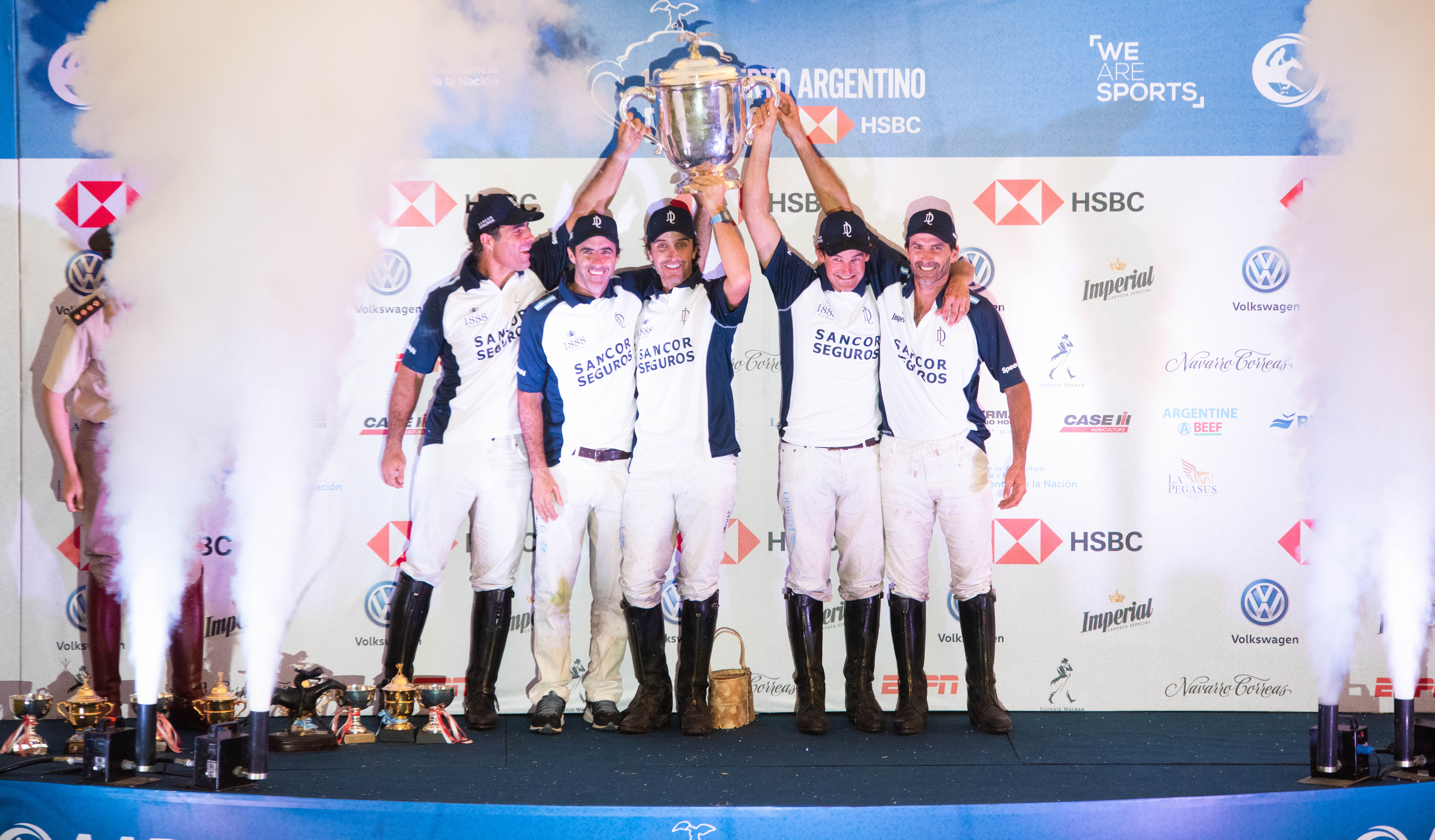 La Dolfina, el equipo campeón con la copa
