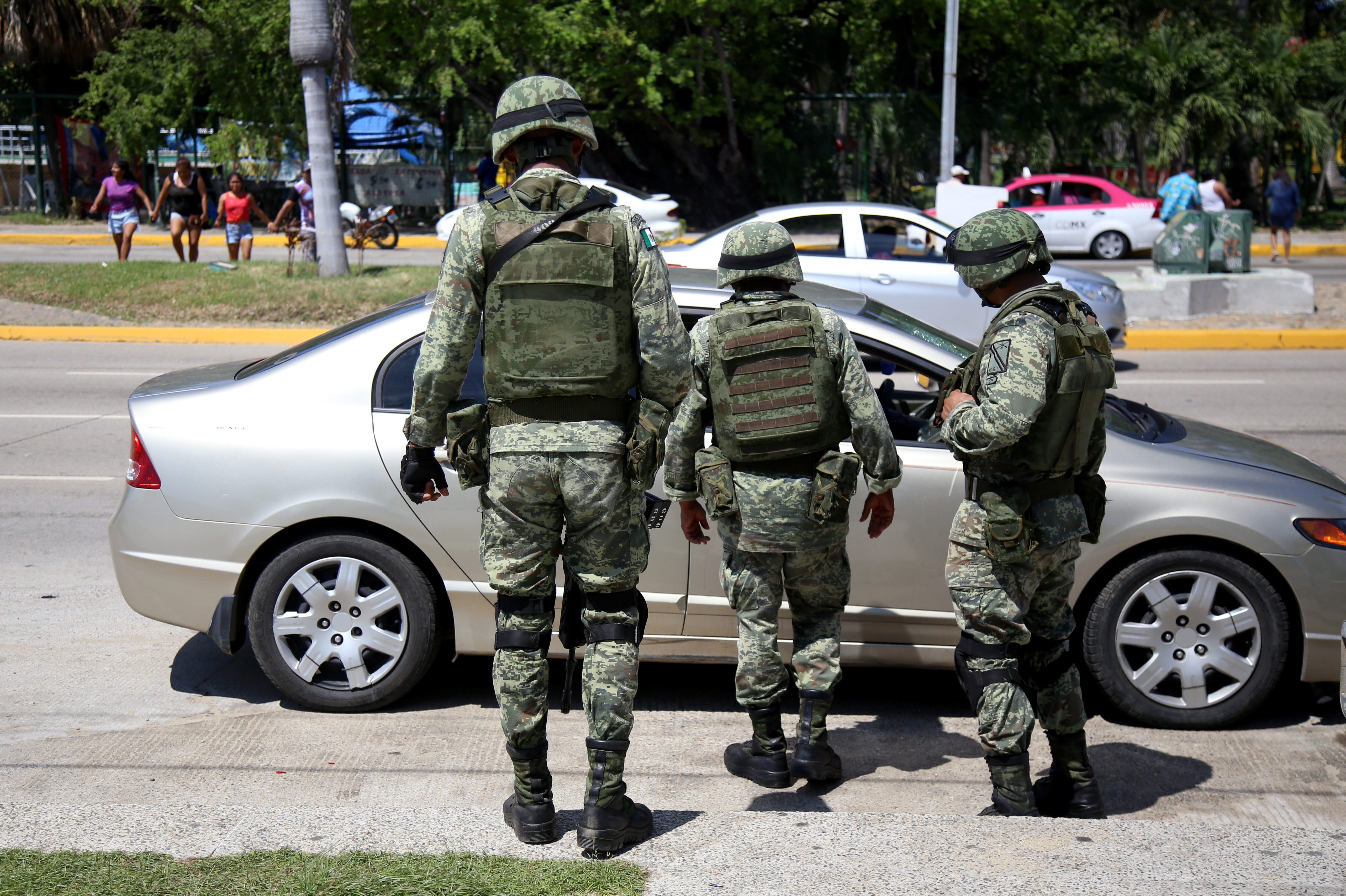 Un retén desplegado en Acapulco, Guerrero
(Foto: CARLOS ALBERTO CARBAJAL
/CUARTOSCURO)