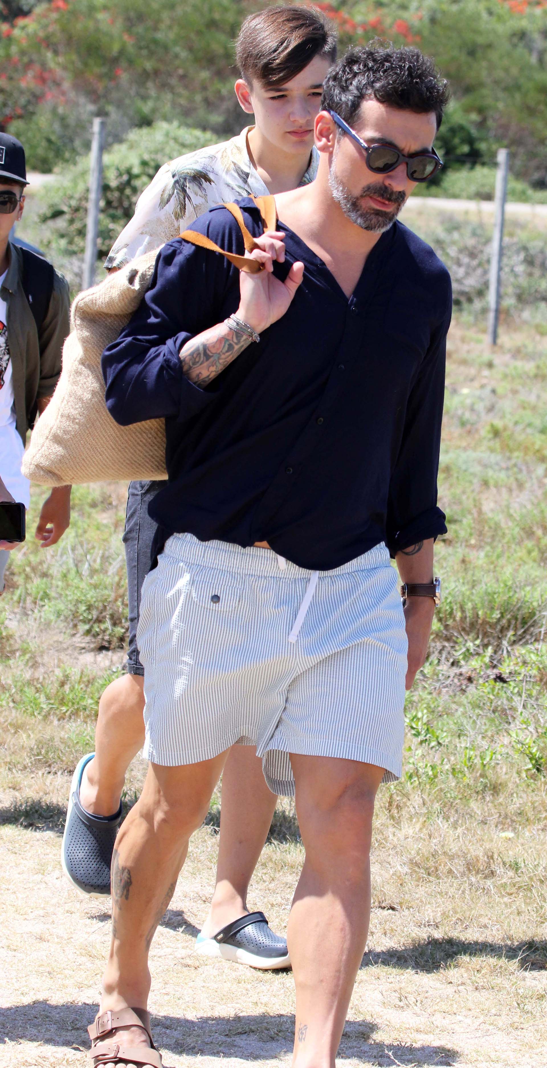El look playero del Pocho Lavezzi