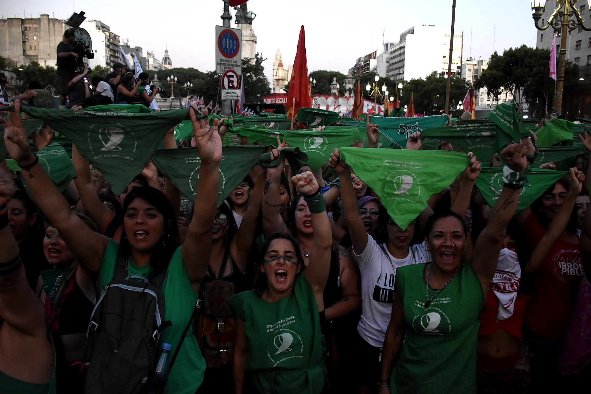 La fecha elegida para la marcha nuevamente coincidió con el Día Internacional de Acción Global por el Aborto Legal, Seguro y Gratuito, ya que desde hace tres años todos los 19 de febrero la Campaña Nacional por el Derecho al Aborto convoca a través de las redes sociales a una marcha para acompañar el ingreso del proyecto al Congreso Nacional