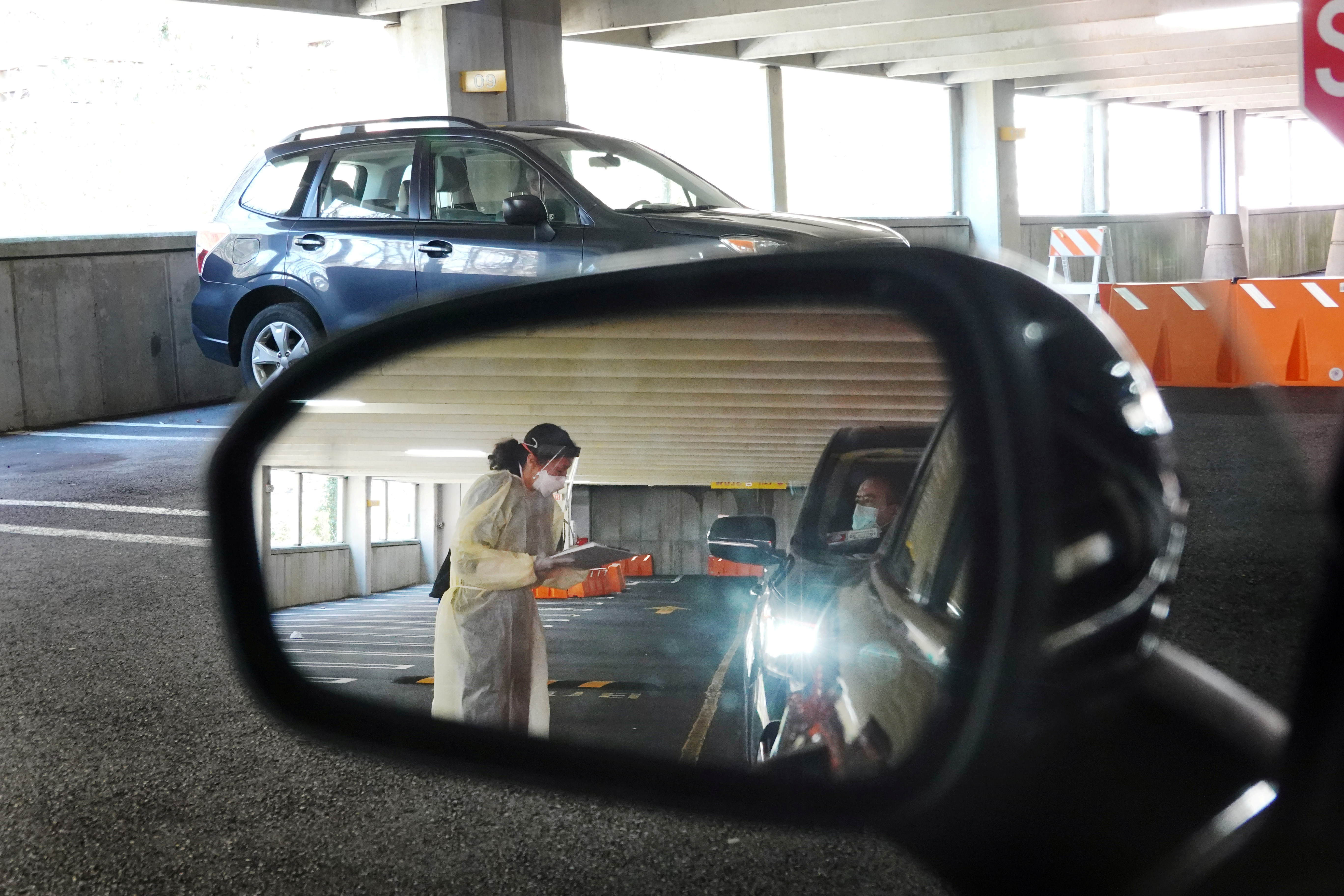 Controles a automovilistas en Greenwich, Connecticut, EEUU (REUTERS)