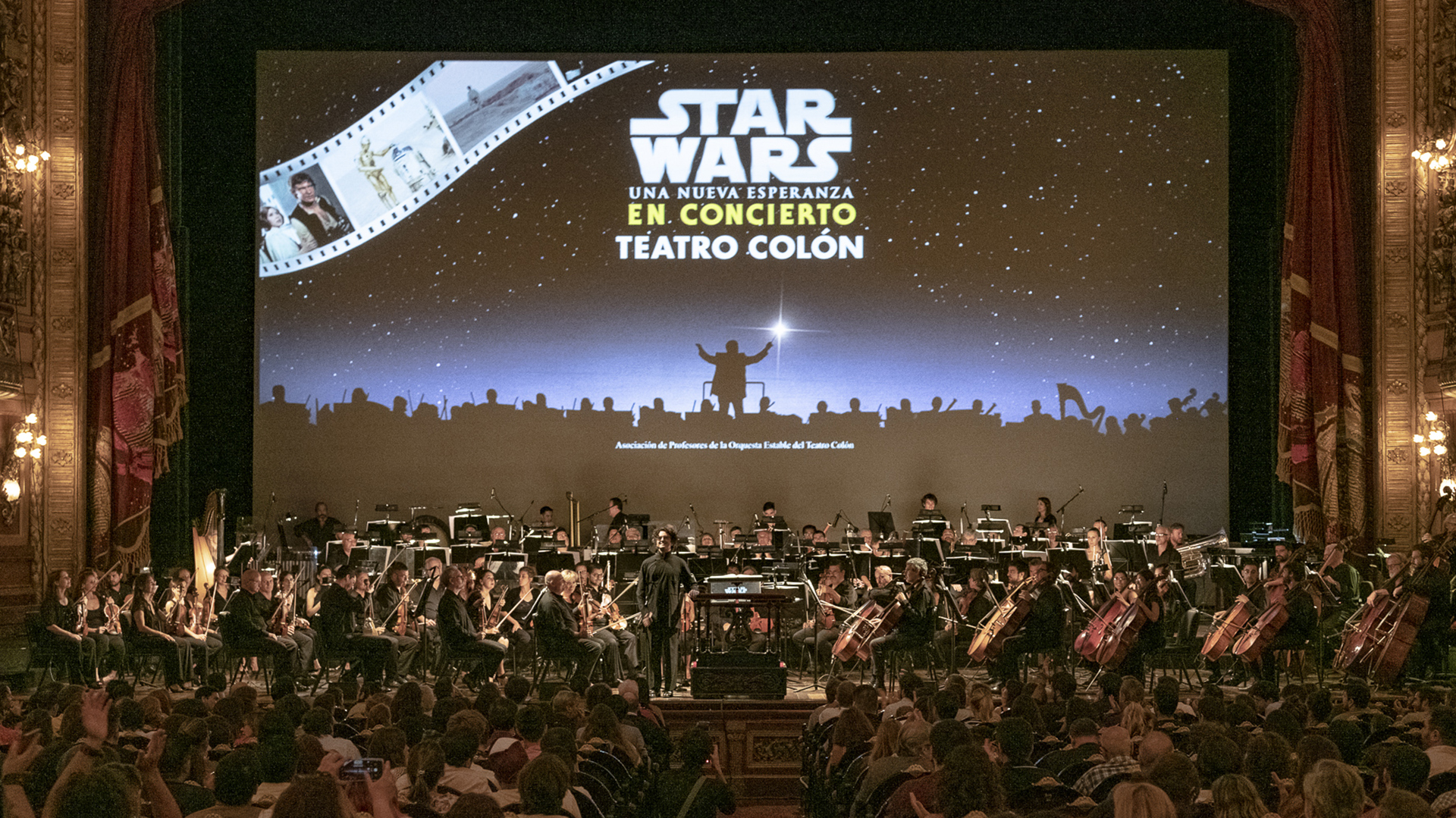 Fusionando su experiencia como director, con una galardonada formación como compositor, Thiago Tiberio ha organizado, orquestado y dirigido adaptaciones de conciertos de una variedad de películas, entre ellas Love Actually, The Hunger Games, Cinema Paradiso, The Goonies, Coraline, Bridget Jones’ Diary, Get Out, Grease y Twilight. A pedido de Disney, dirigió el estreno de