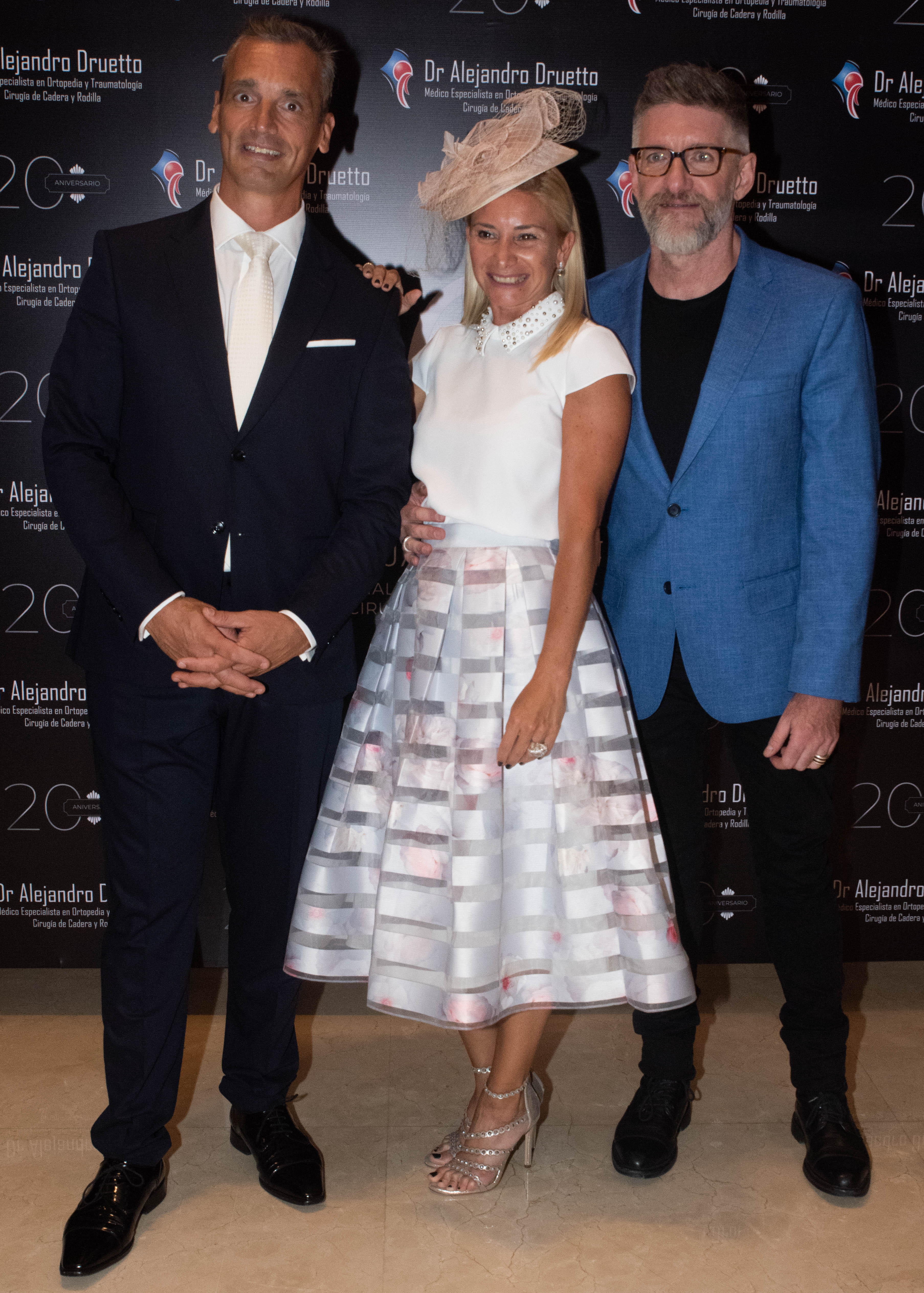 Alejandro Druetto con su mujer y Luis Novaresio