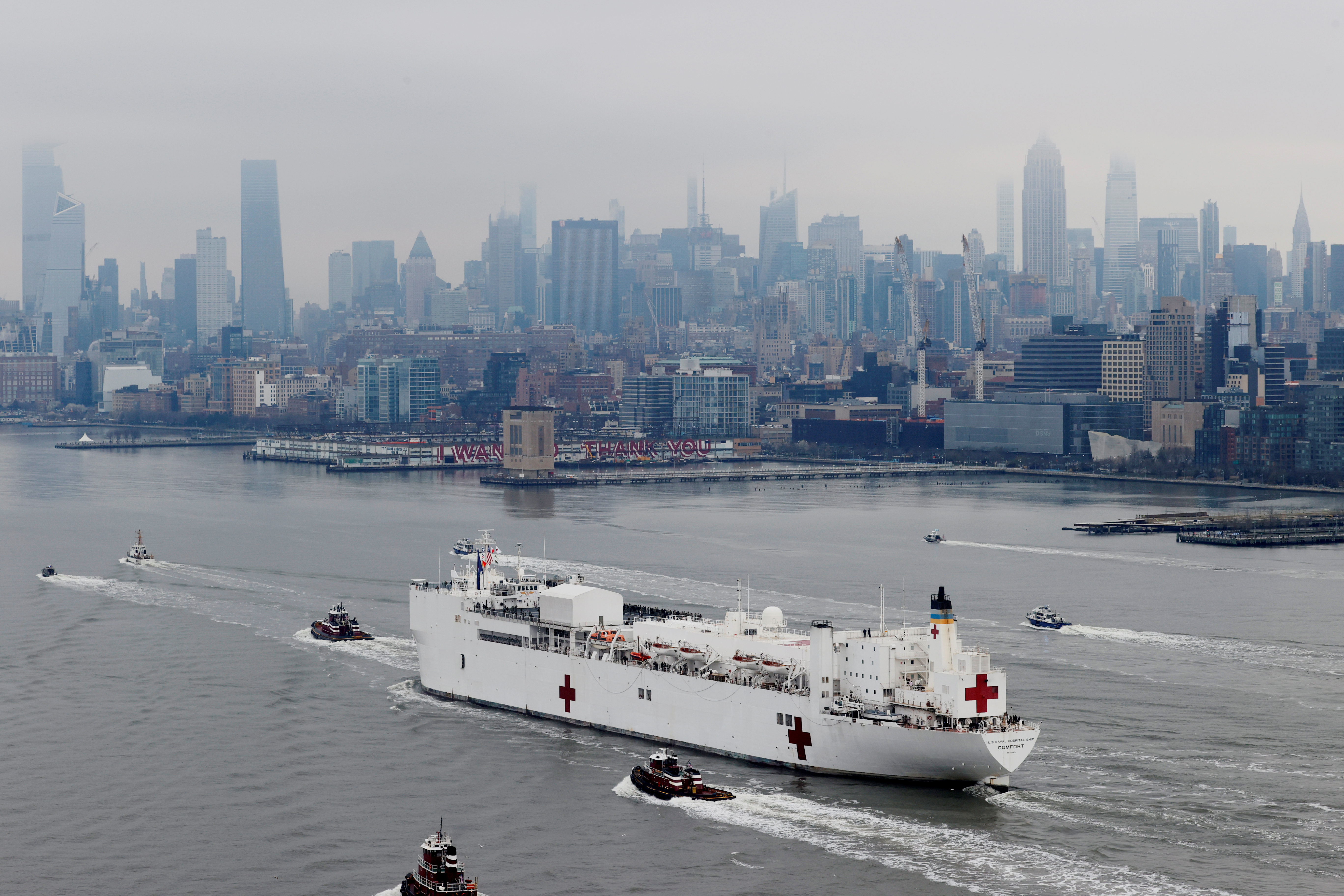 La ciudad de Nueva York debe también abrir el lunes un hospital de urgencia en el centro de conferencias Javits Center