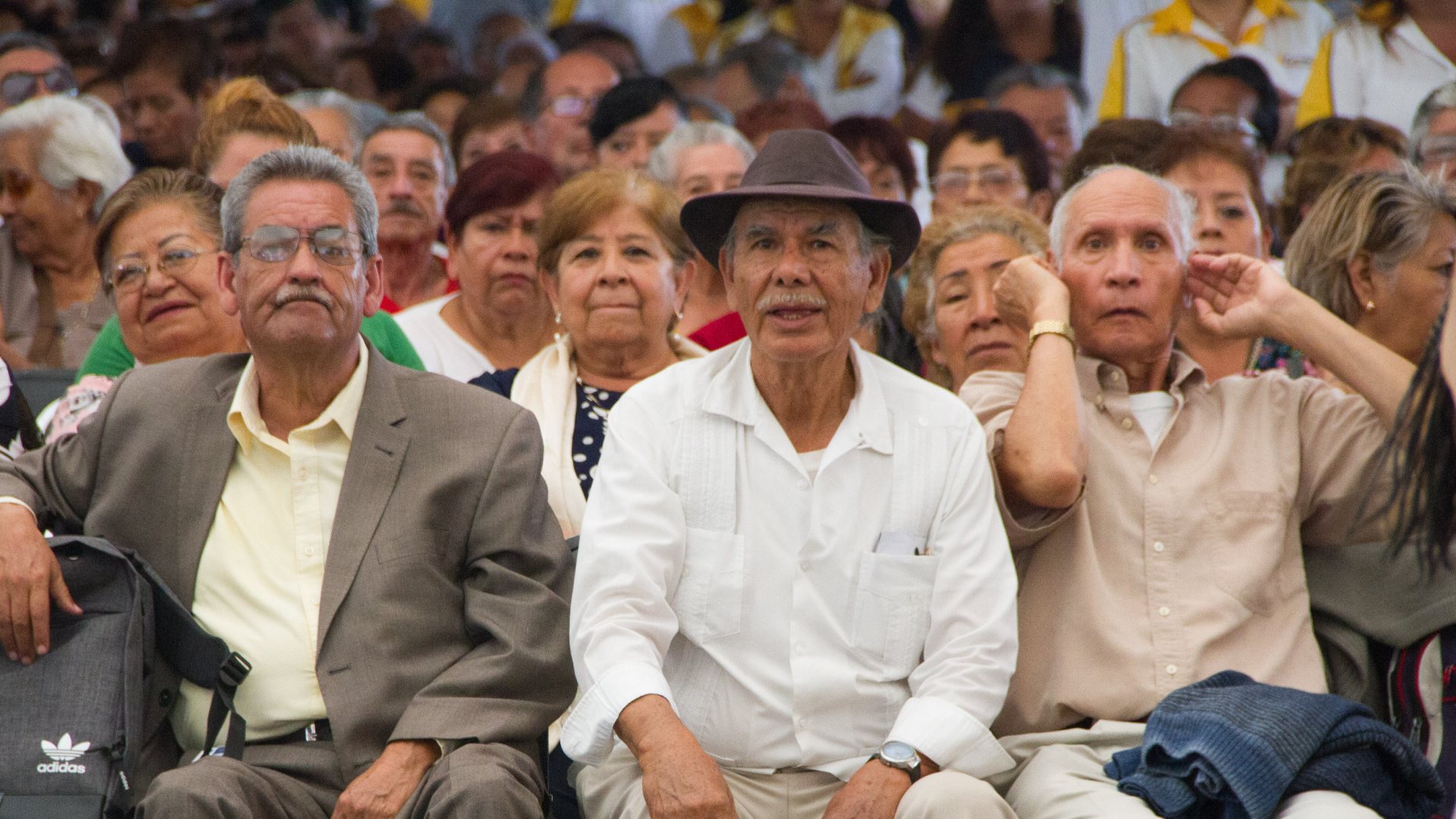El número de adultos mayores que son beneficiarios de la pensión otorgada por el gobierno aumentó (Foto: Cuartoscuro)