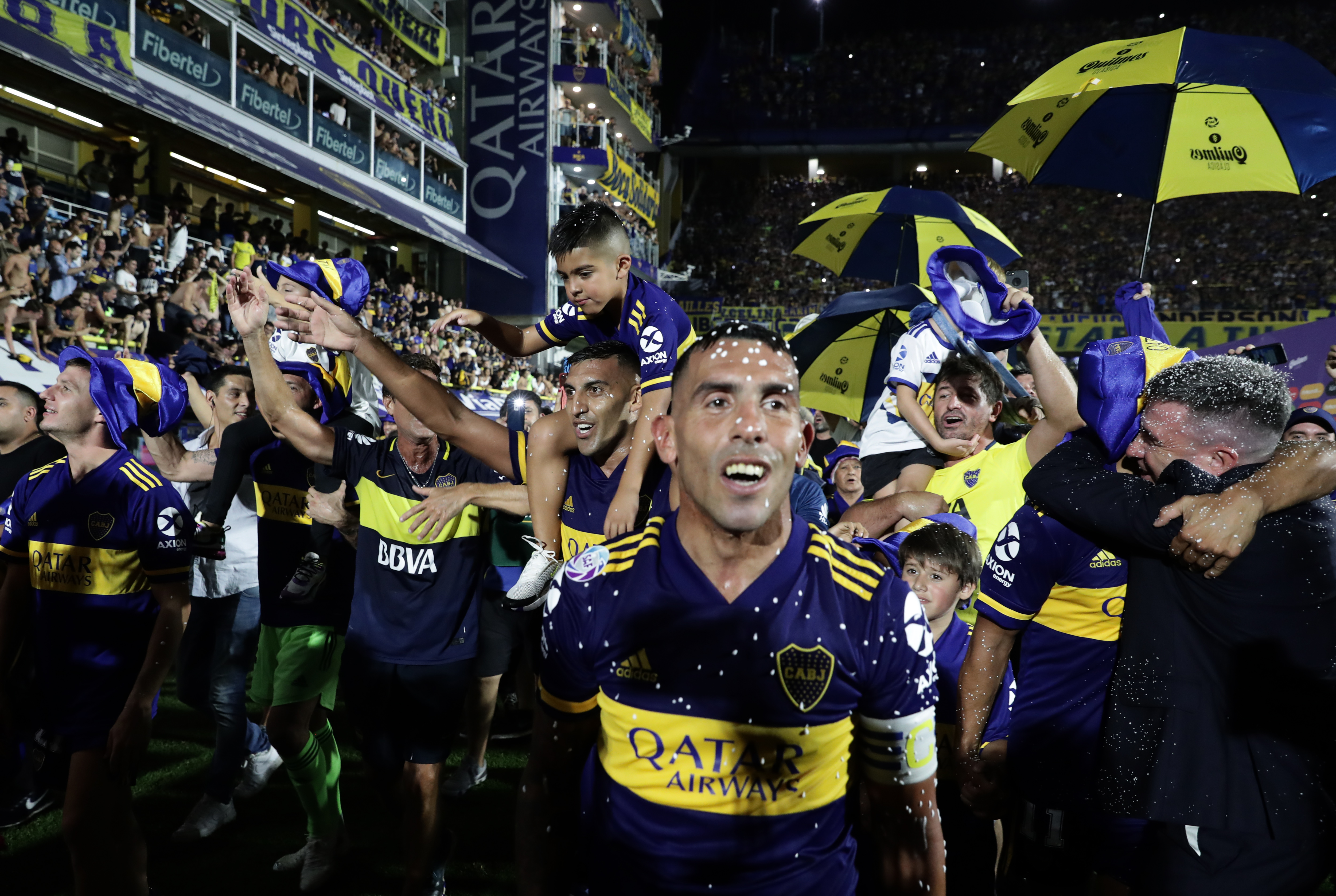 Carlitos Tevez, héroe y figura xeneize (Foto: AFP)