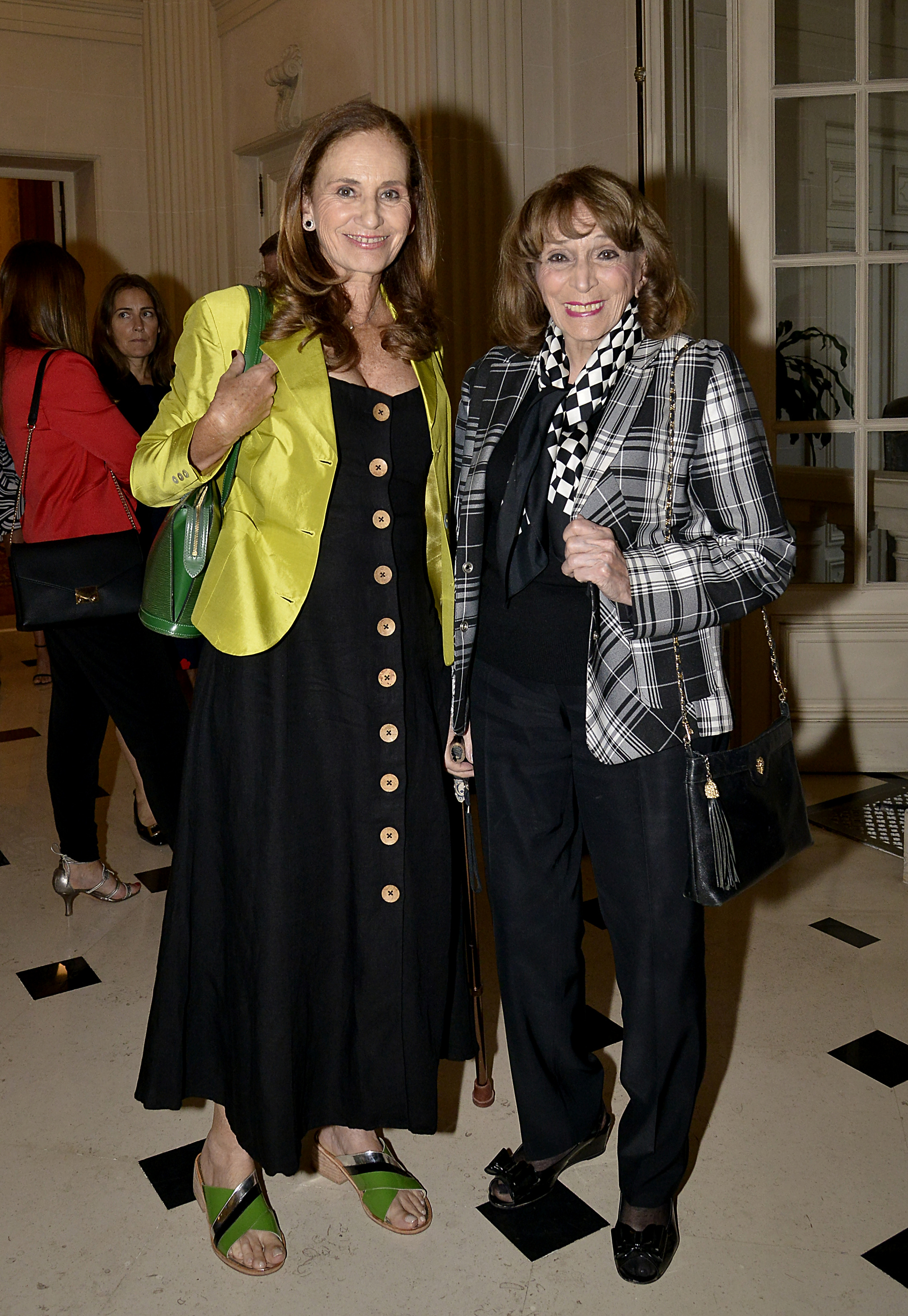 Magdalena Ruiz Guiñazú y su hija Paula Doretti