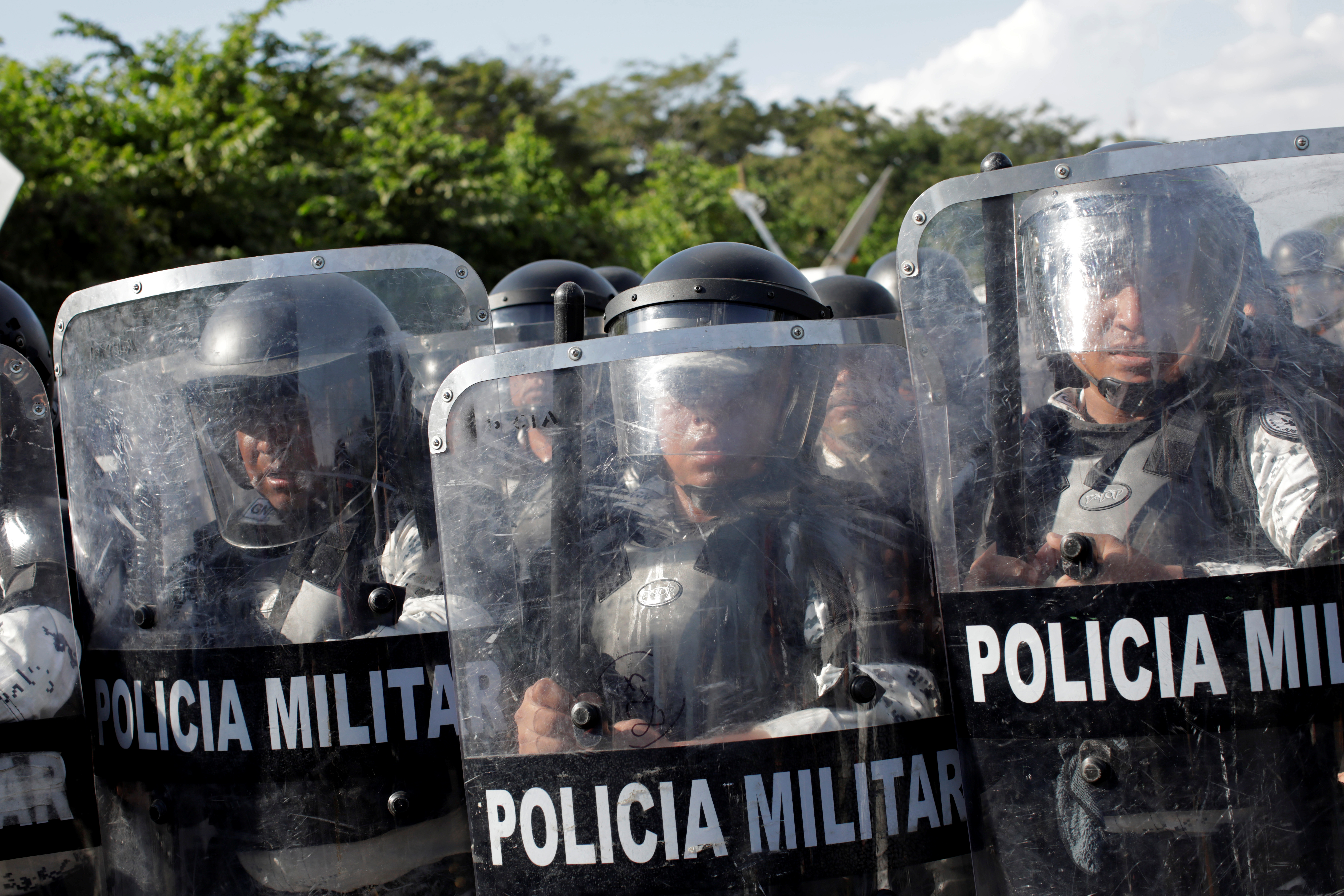 Elementos de la Guardia Nacional portando equipo antimotines (Foto: Andrés Martínez Casares/Reuters)