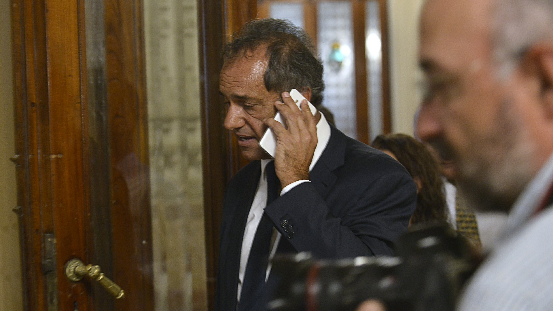 Daniel Scioli llega al recinto para darle quórum al oficialismo