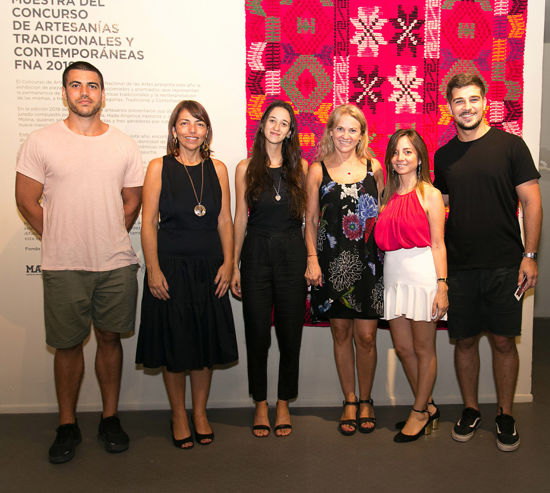 Carmela Blanco posa junto a su equipo de trabajo