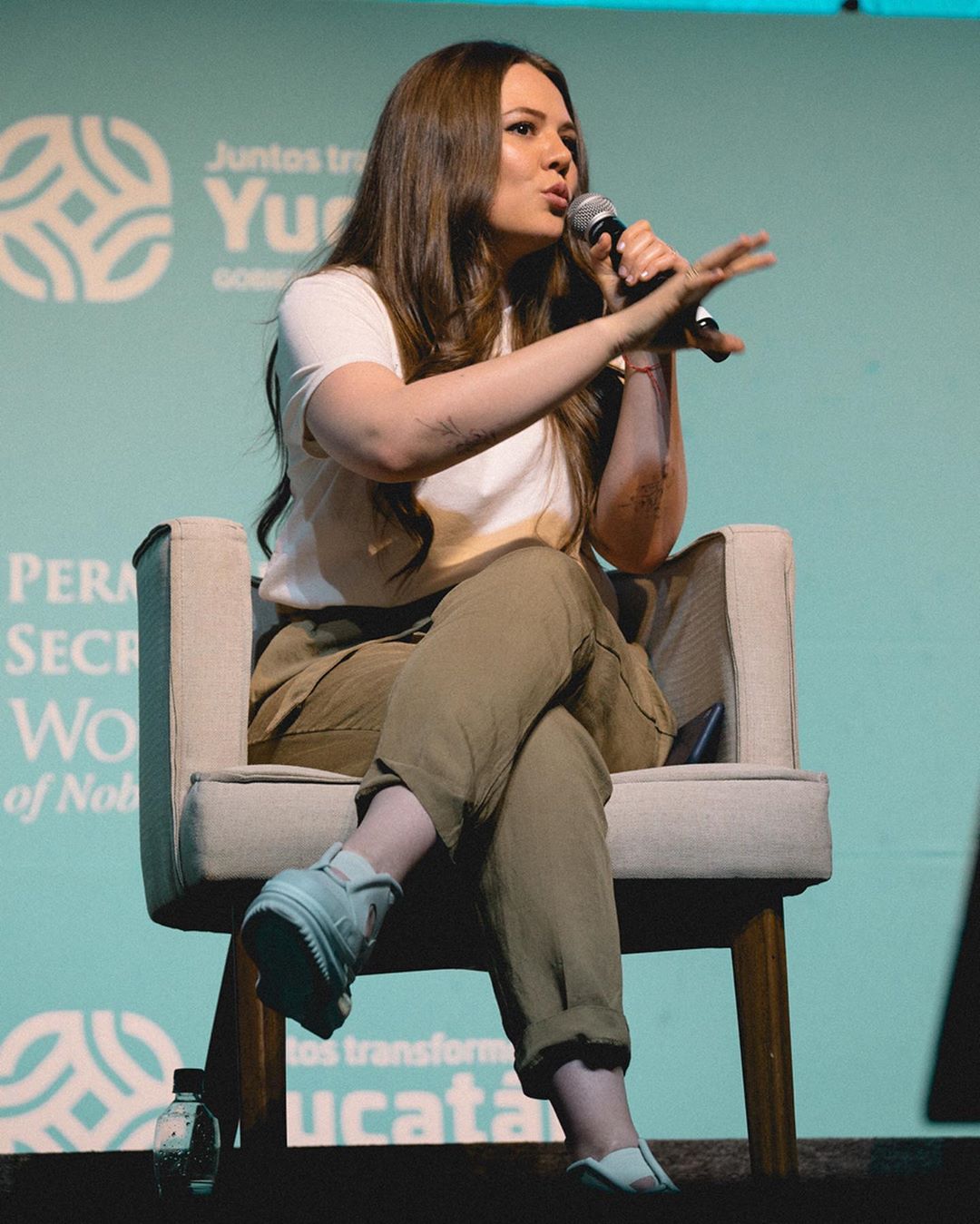 Joy Huerta es invitada a conferencias de prensa en pro a los valores de las mujeres (Foto: Instagram / @joynadamas)