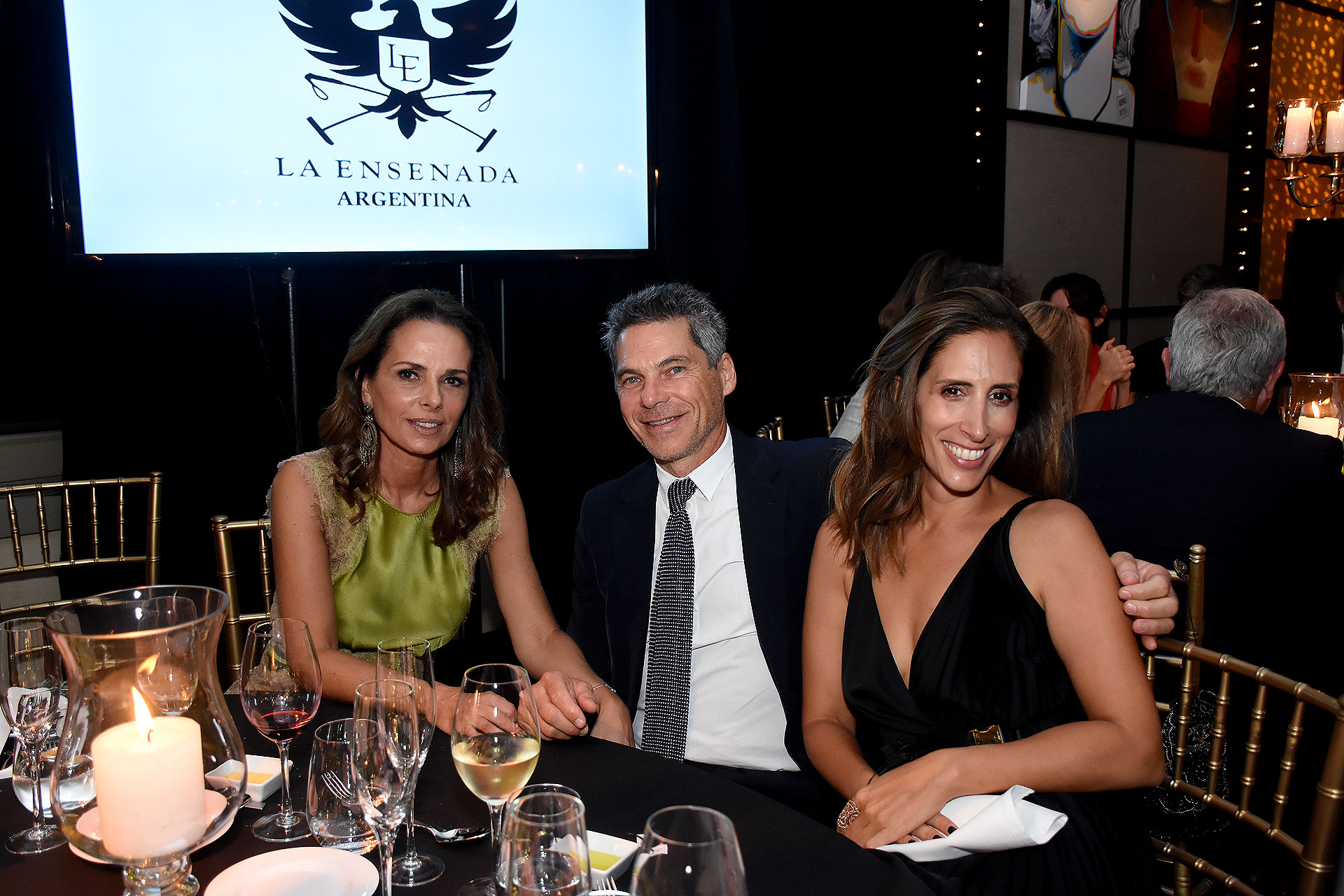 Nathalie y Calilo Sielecki junto a Florencia Perotti