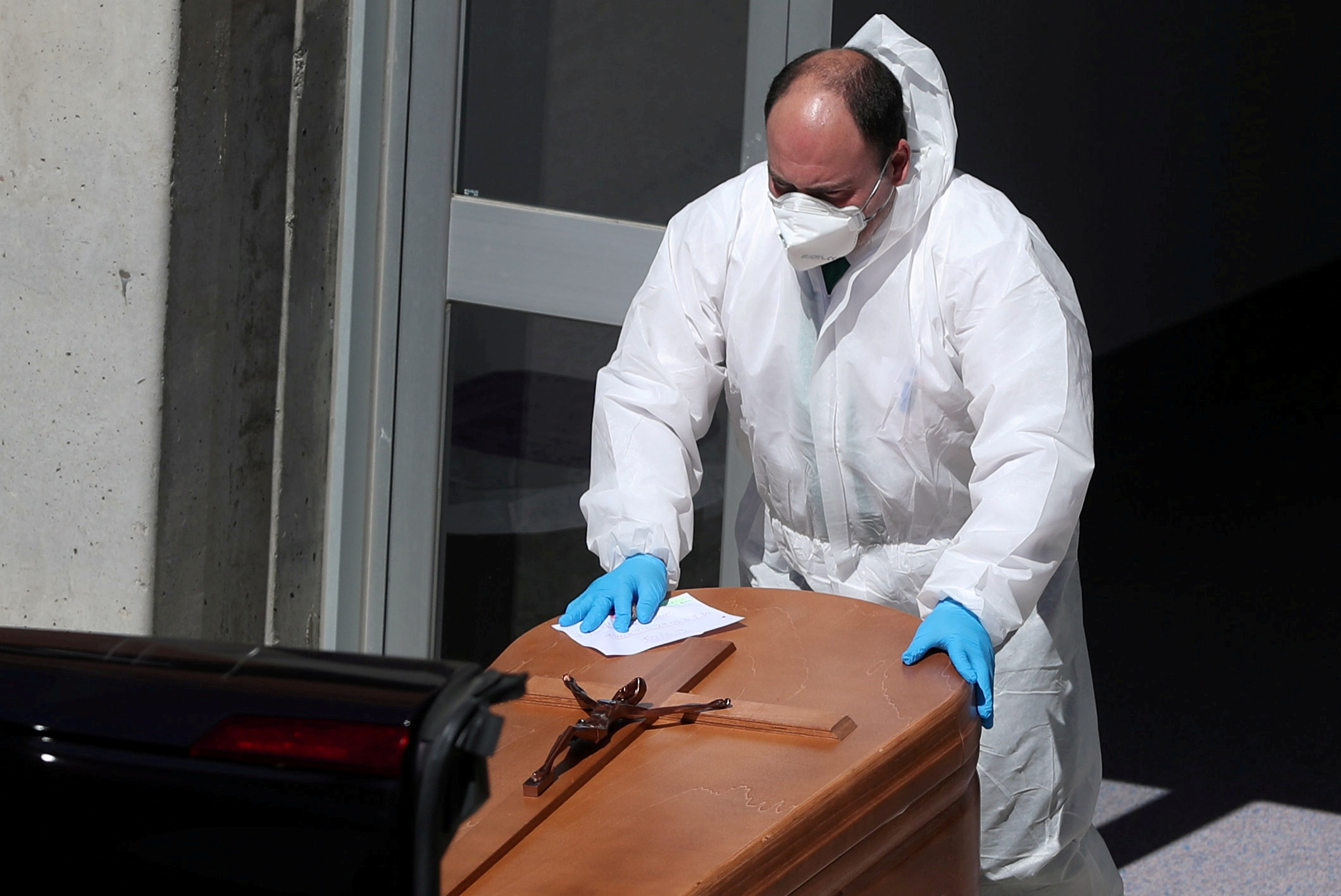 Un funeral en Leganes, España (REUTERS/Susana Vera)