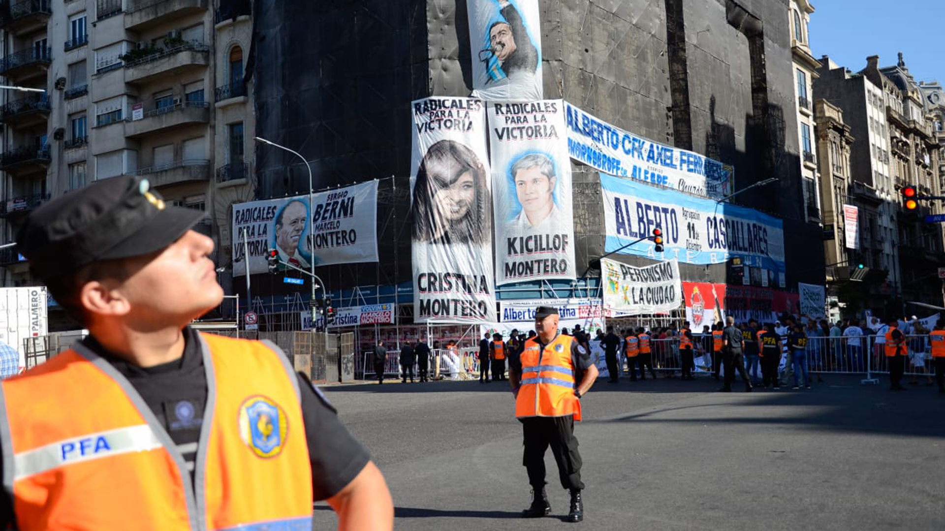 El operativo de tránsito dispuesto por el gobierno porteño comenzó a las 0 horas del domingo 1 de marzo y se extenderá hasta la finalización de la Asamblea Legislativa, aproximadamente hasta las 14 horas
