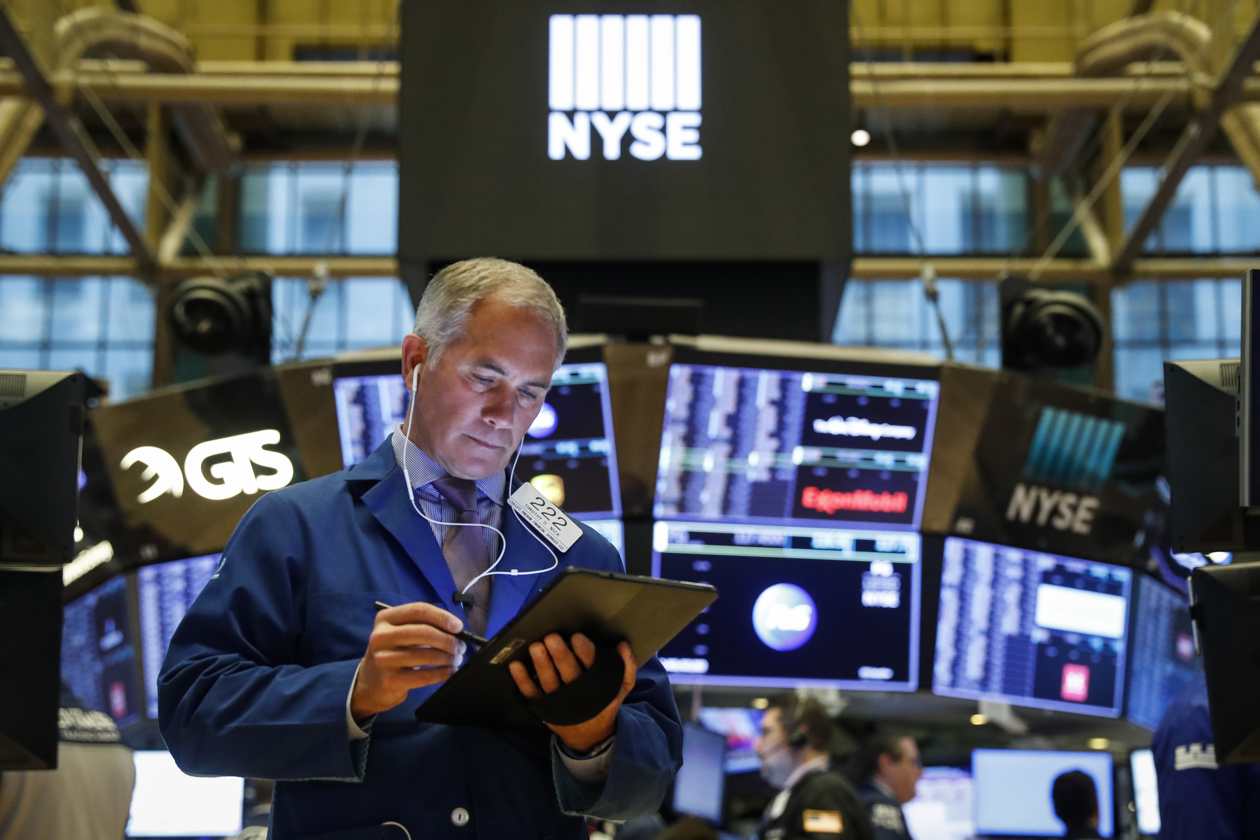 Los principales mercados bursátiles registraron alzas entre 1 y 2 por ciento. (Reutrs)