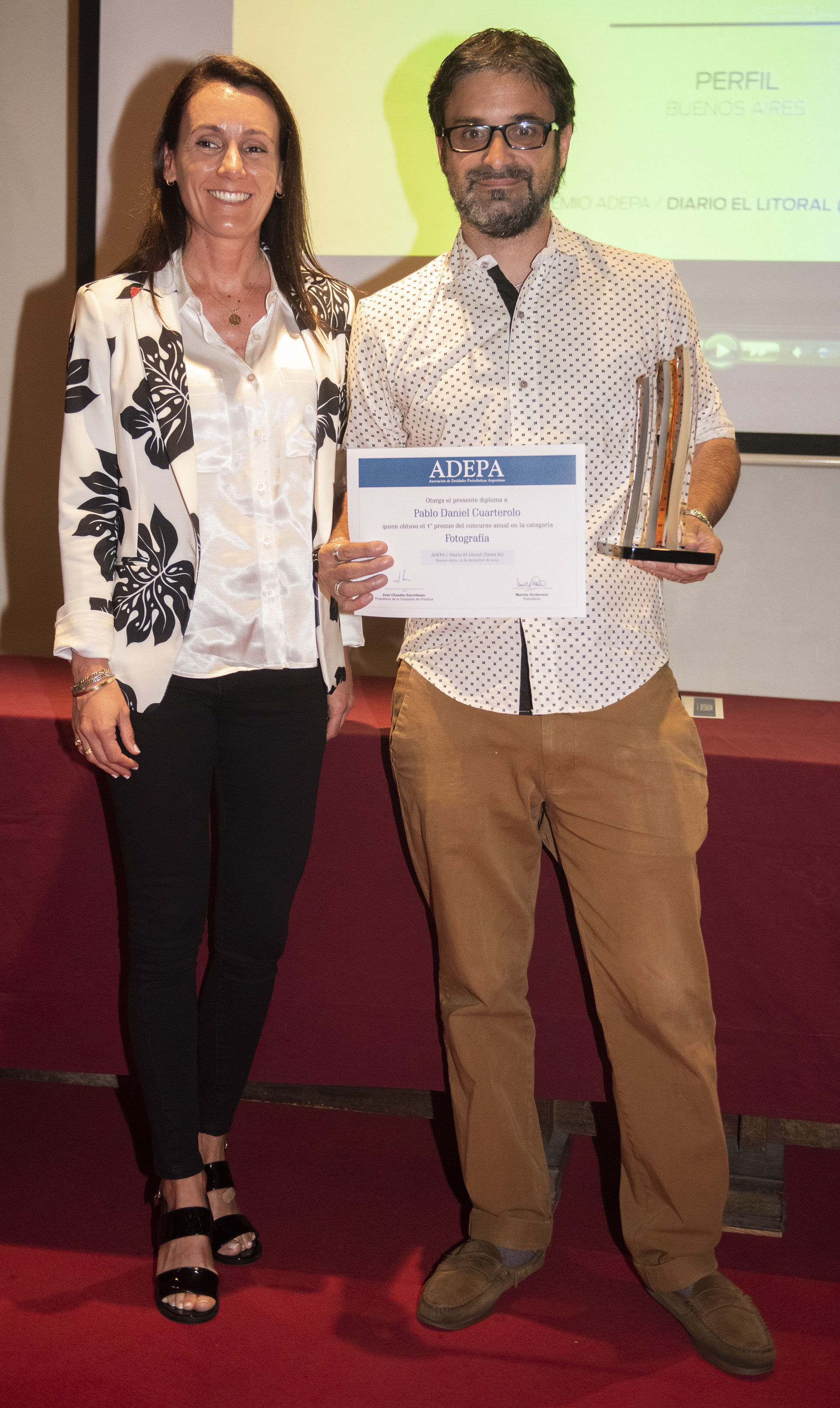 1º Premio: Pablo Daniel Cuarterolo, Diario Perfil, Buenos Aires ganó el primer lugar en la categoría Fotografía, entregó el premio Cecilia Gargatagli, directora