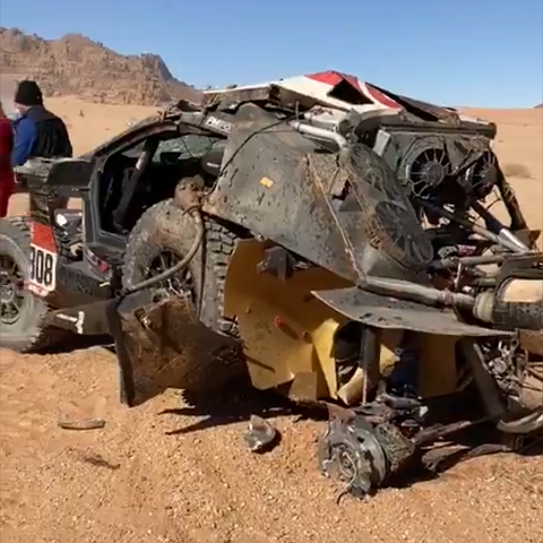 Uno de los principales candidatos de la categoría autos tuvo que despedirse en la etapa especial del Rally Dakar 2020 por un terrible accidente que lo dejó fuera de competencia. Se trata de Khalid Al Qassimi, quien ha puesto fin a su participación en la tercera etapa tras ser protagonista de un aparatoso incidente en el kilómetro 298