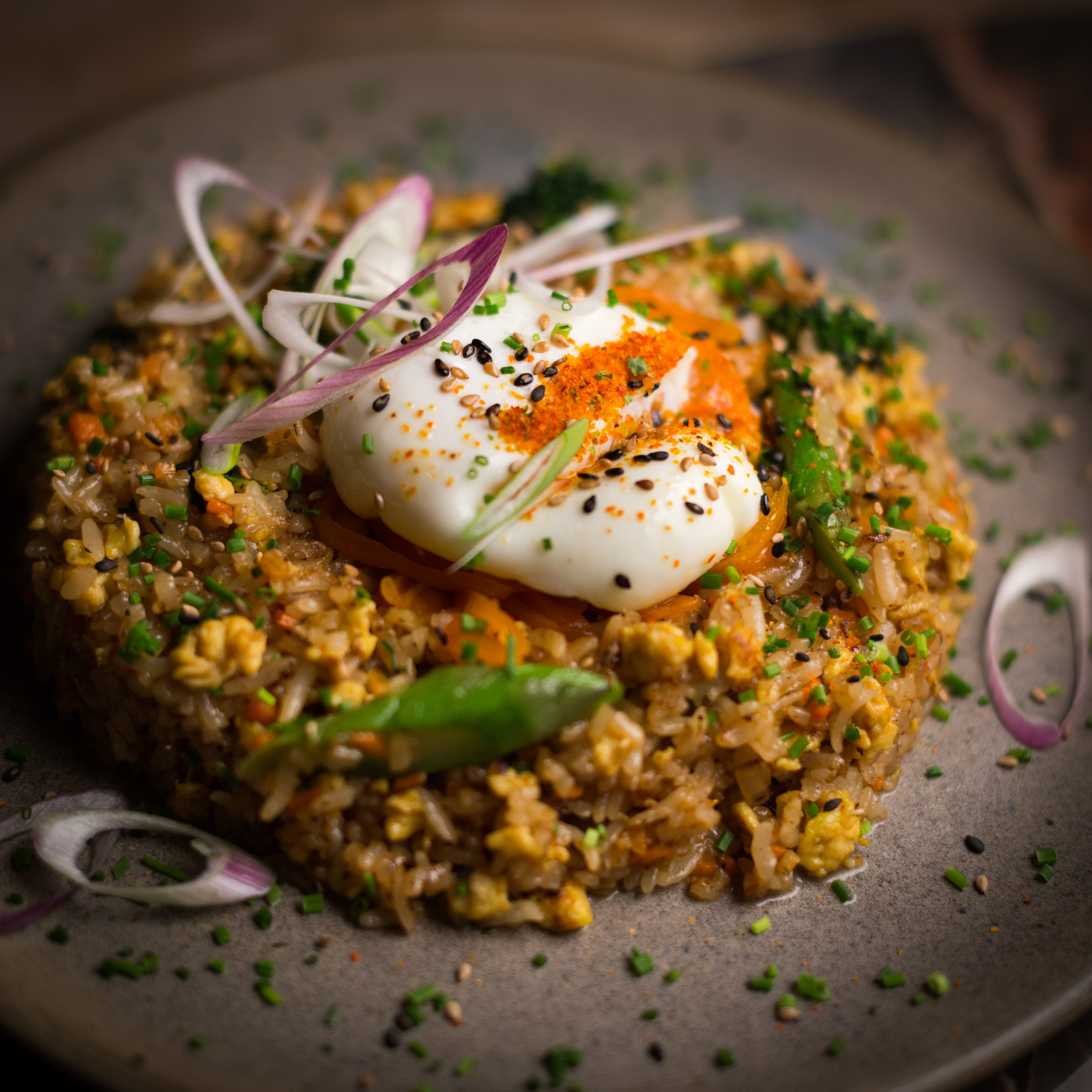 Para estos días, Komyūn prepara un menú de mediodía por $470 y otro para las noches por $790, con platos inspirados en la cocina del sudeste asiático