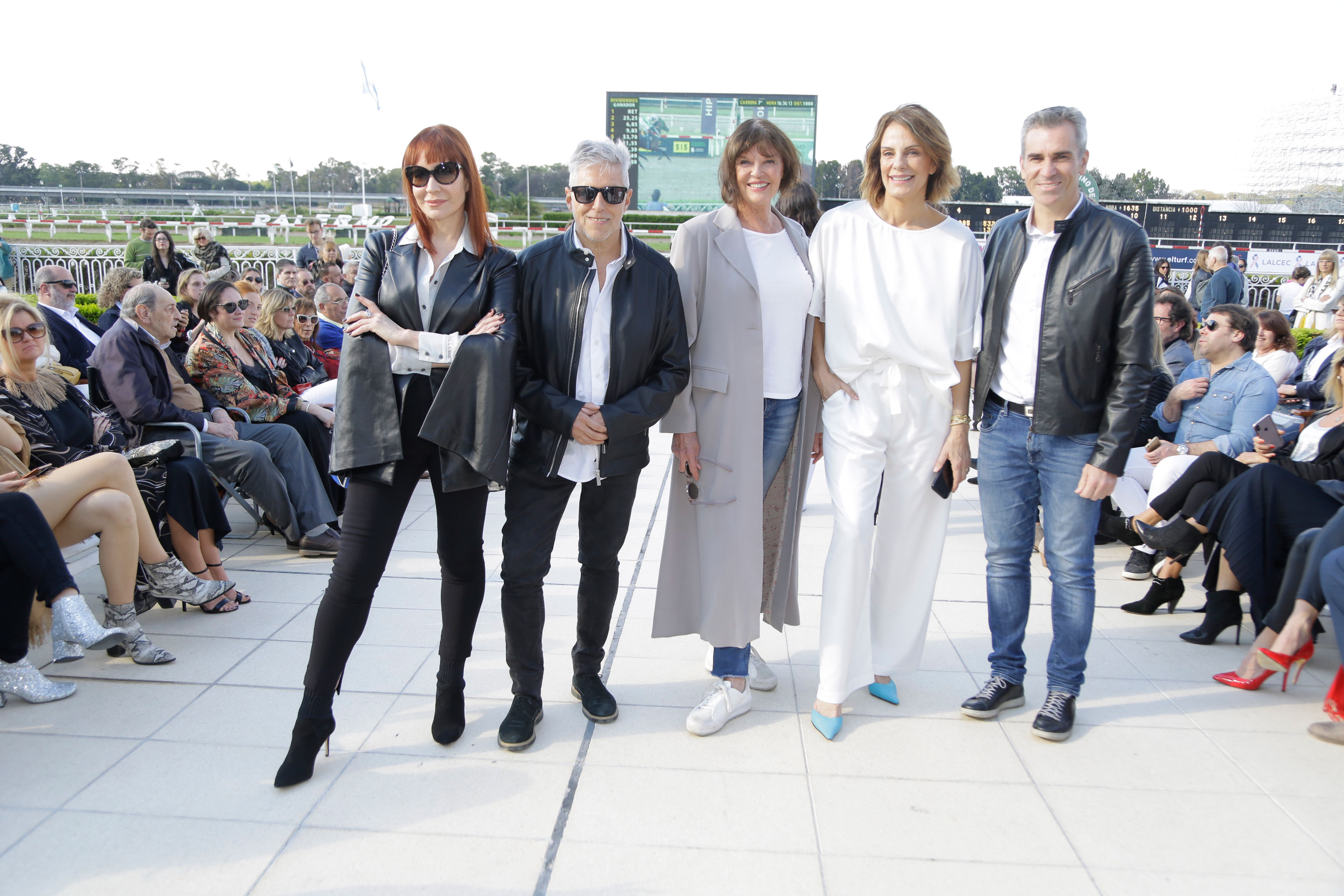 Matilda Blanco, Guillermo Petruccelli,, Tini de Bucourt, Nequi Galotti y Adrián Puente. Durante la tarde, la pista de turf del Hipódromo de Palermo recibió la 126º edición del Gran Premio Selección “Copa LALCEC” (una de las competencias más importantes a nivel mundial) y abrió sus puertas a toda la familia con una programación especial, repleta de actividades culturales y recreativas para todas las edades. La ganadora del Gran Premio Selección fue Nastia, de la caballeriza Madame Fabre (FR)(SI), con la monta del jockey, Fabricio Barroso