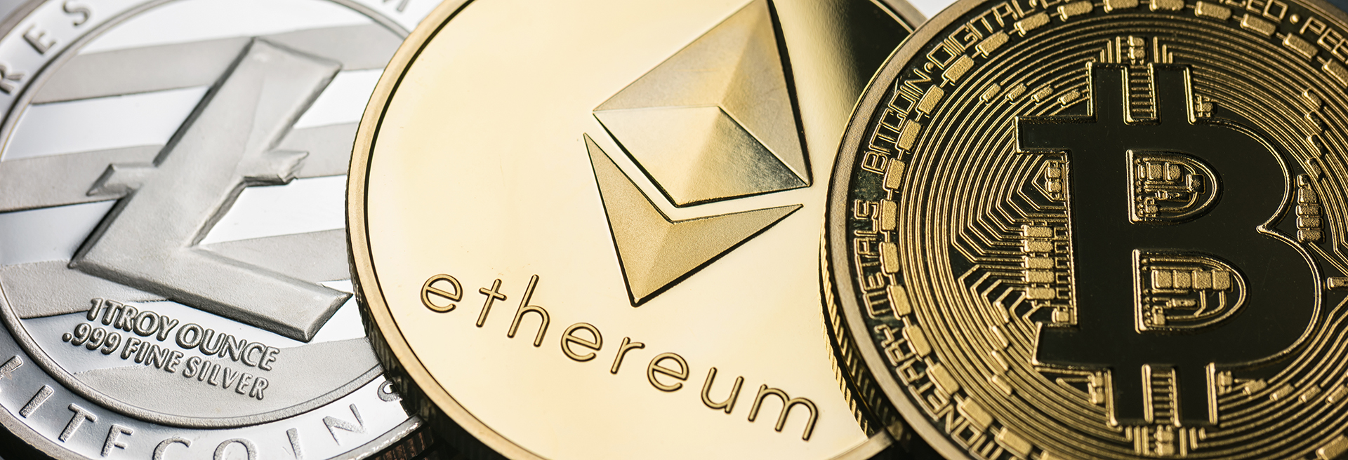 resulta incomprensible que el Estado no recurra aun a la tecnología de blockchain para hacer emisiones dedicadas de dinero electrónico. De esta forma se pueden evitar las concurrencias masivas a los bancos a buscar el antiguo y contaminante papel moneda (Getty)