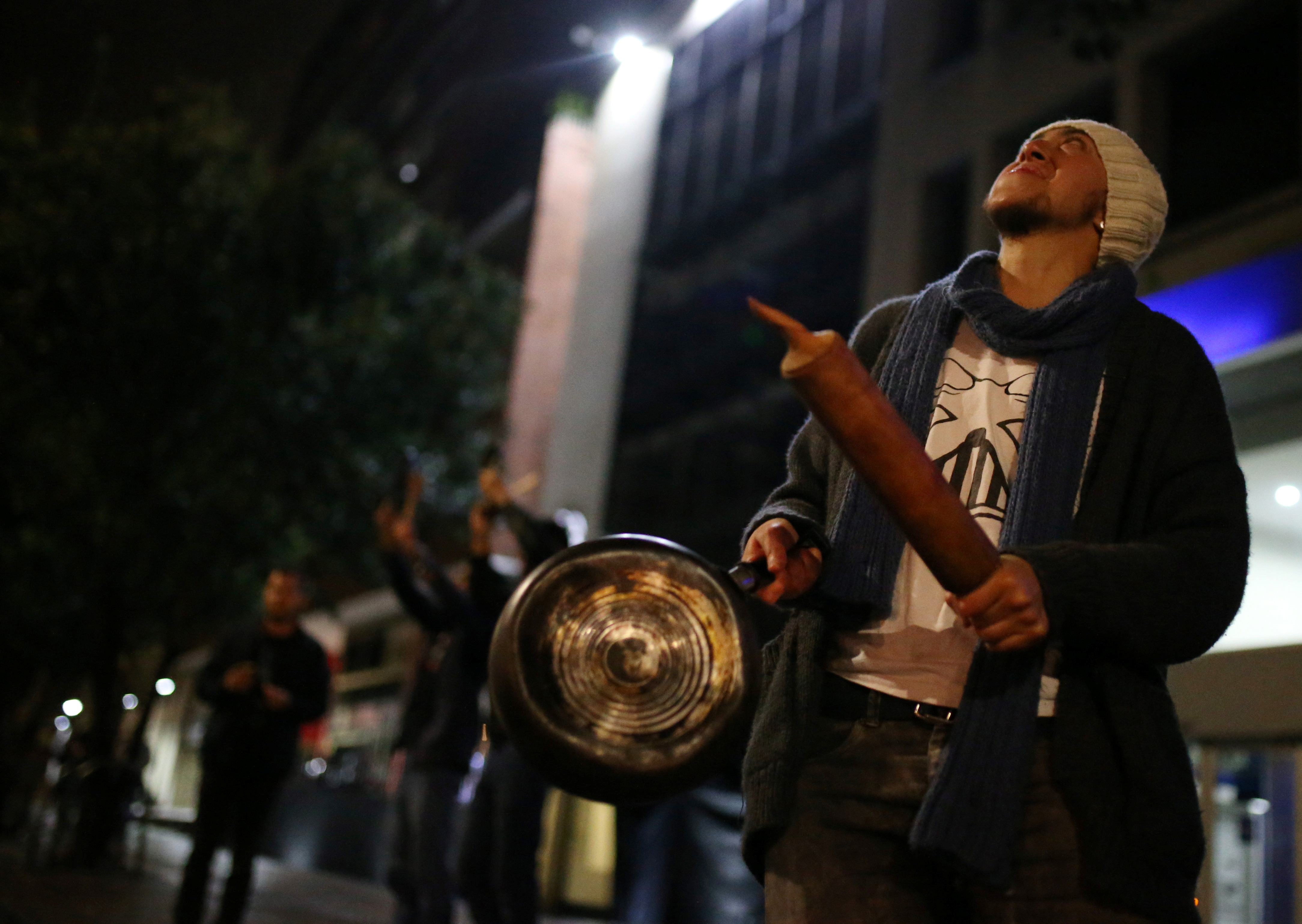 Demonstrators hit pans during a protest in Bogota, Colombia, November 21, 2019. REUTERS/Luisa Gonzalez
