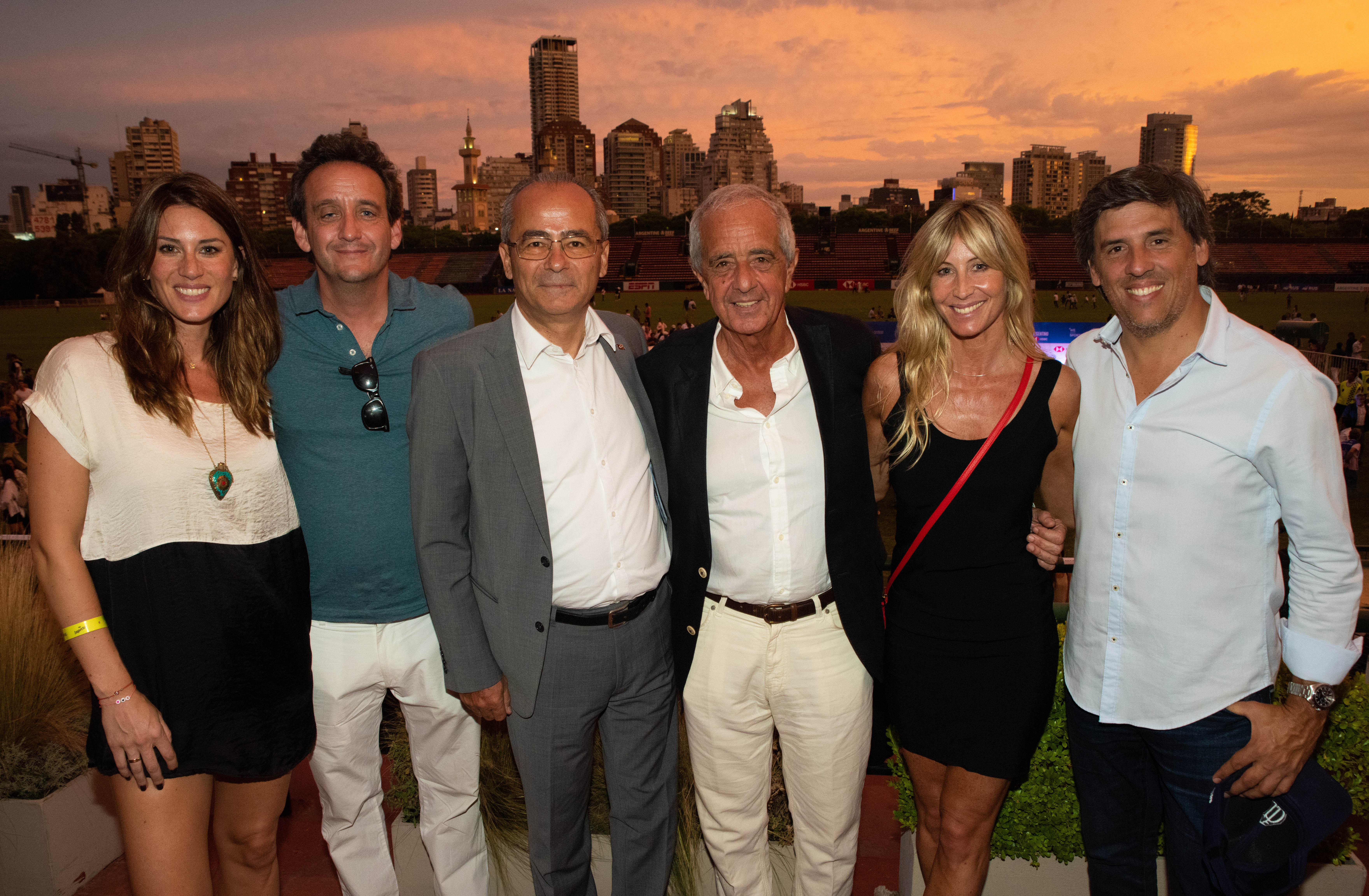 Ignacio Villarroel, secretario de la Comisión Directiva de River; el embajador de Turquía en la Argetina, Vural Altay; el presidente de River, Rodolfo D'Onofrio; Soledad Solaro y Eduardo Boccardo