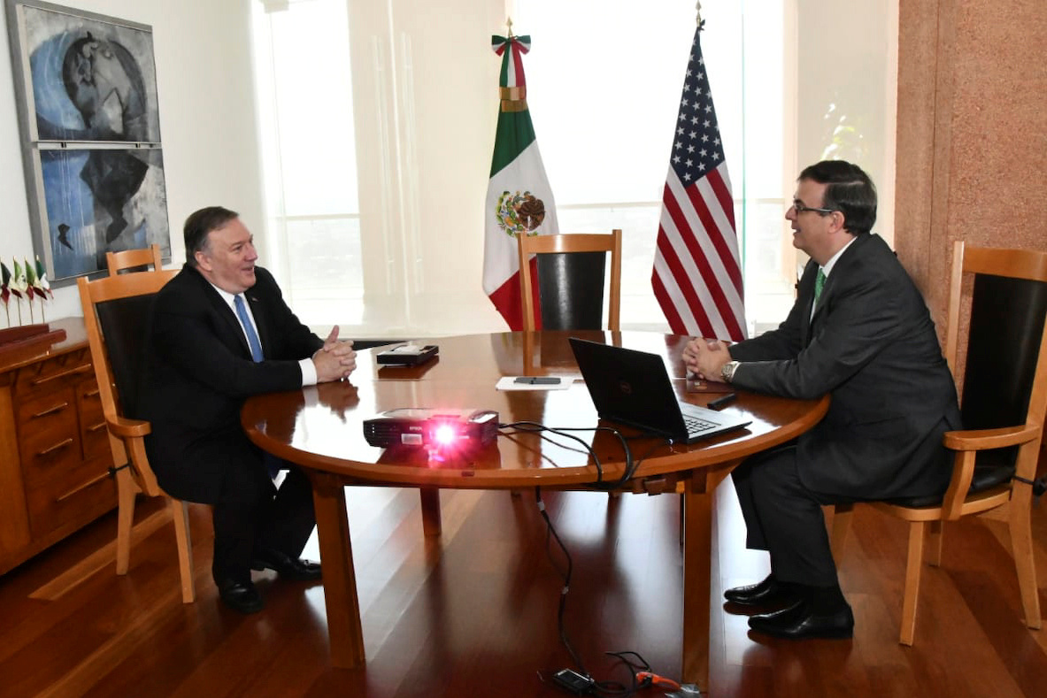 Pompeo y Ebrard, conversaron sobre “la coordinación de un plan para restringir los viajes no esenciales a través de la frontera compartida en respuesta a la pandemia de COVID-19” (Foto: REUTERS)