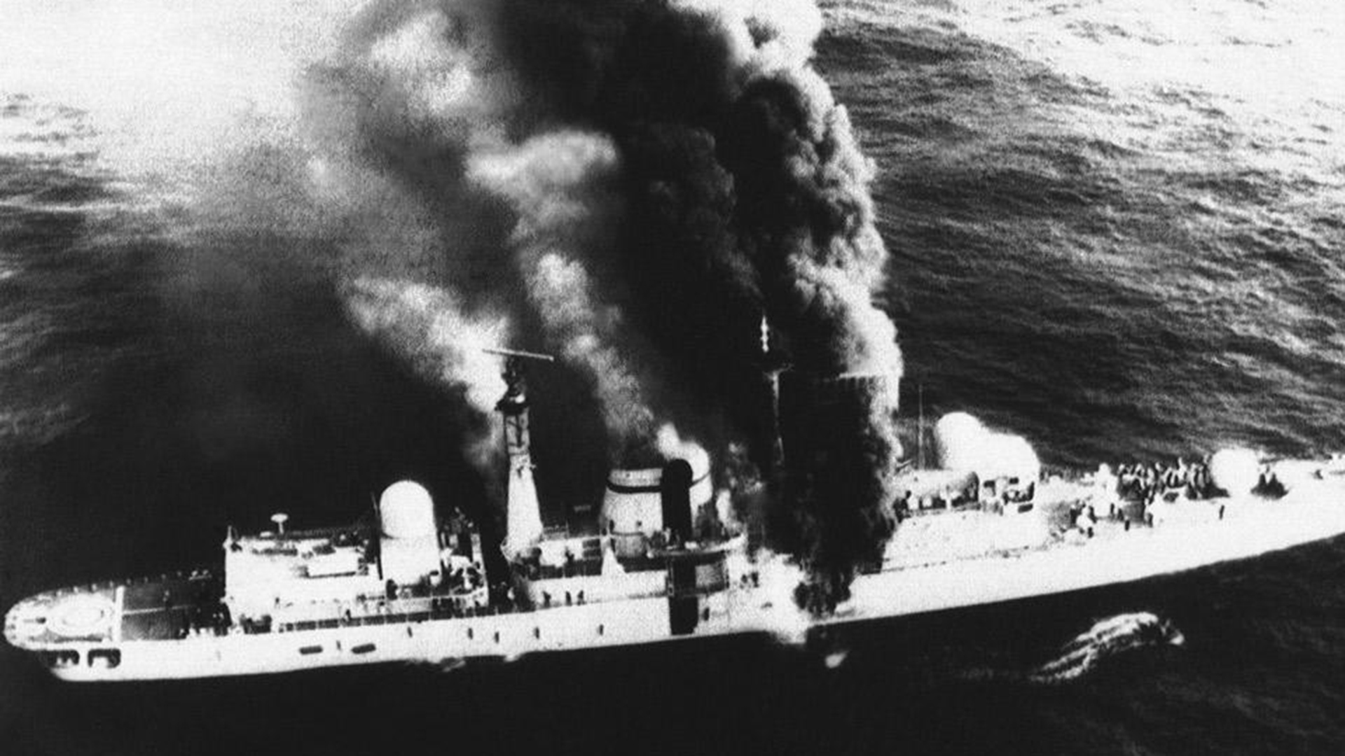El 4 de mayo de 1982 dos aviones Super Étendard hundieron al destructor HMS Sheffield flota britanica