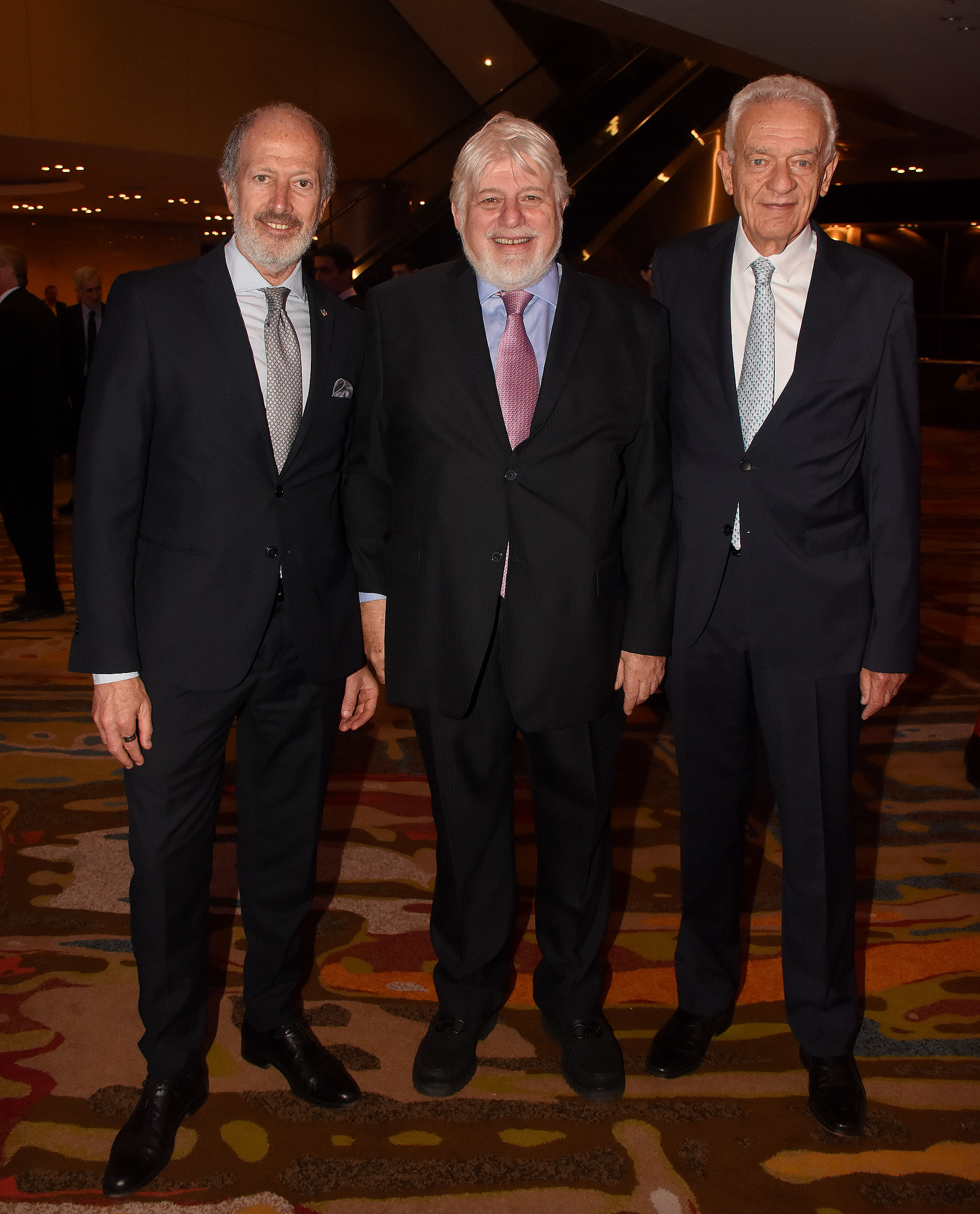 El presidente de la DAIA, Jorge Knoblovits, junto al presidente del Congreso Judío Latinoamericamo, Adrián Werthein, y al vicepresidente de la DAIA, David Stalman
