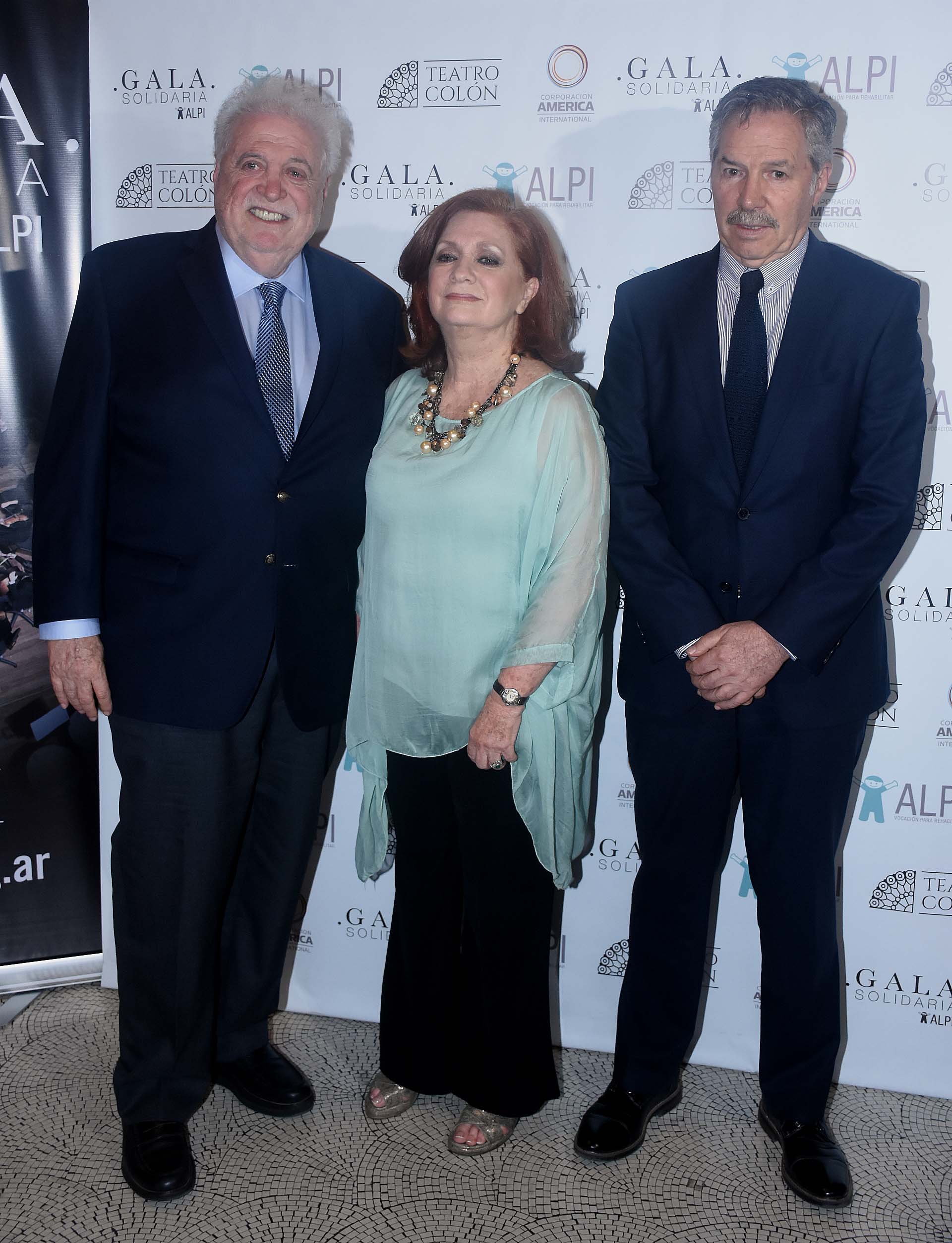 El ministro de Salud, Ginés González García; Teresa González Fernández y el Canciller Felipe Solá
