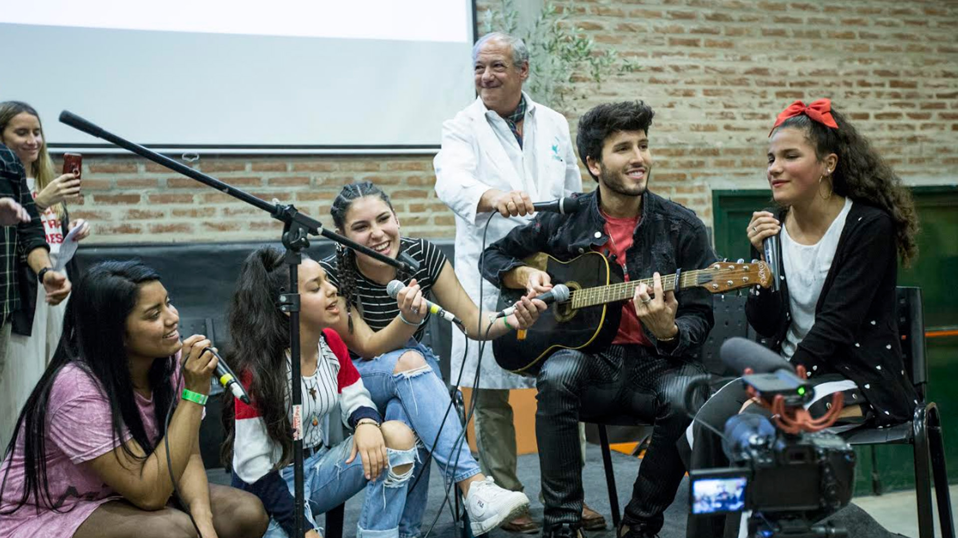 Sebastian Yatra en la Villa 31