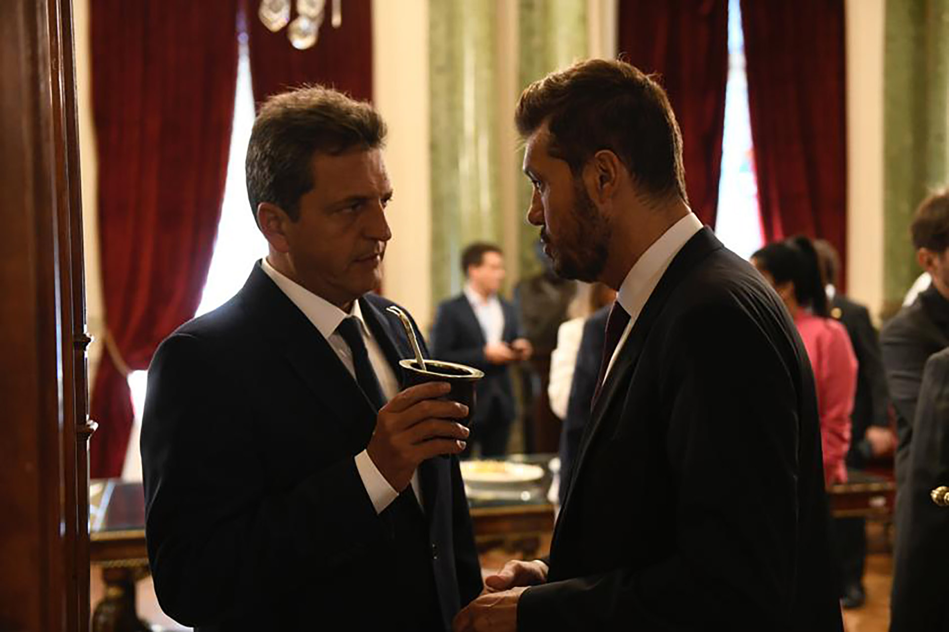 Sergio Massa y Marcelo Tinelli toman mate en los pasillos del Congreso