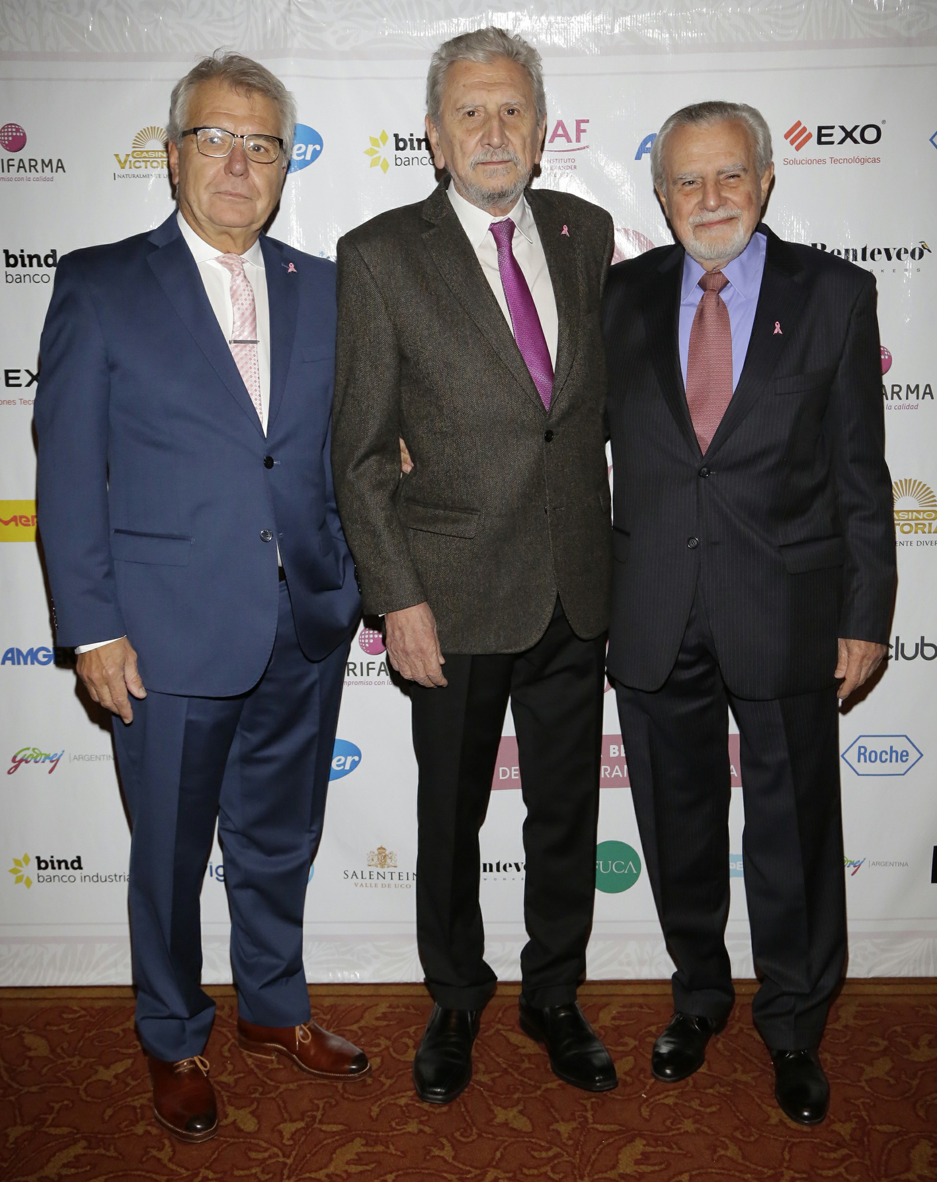 La Fundación Cáncer (FUCA), presidida por el Dr. Reinaldo Chacón (centro), fue creada en 1983 con la misión de reducir la mortalidad por cáncer a través de la educación médica y comunitaria, la investigación científica y la concientización para la prevención y el cuidado de la salud. En la foto; los doctores Federico Coló, Reinaldo Chacón y José Mordoh, vicepresidente de FUCA