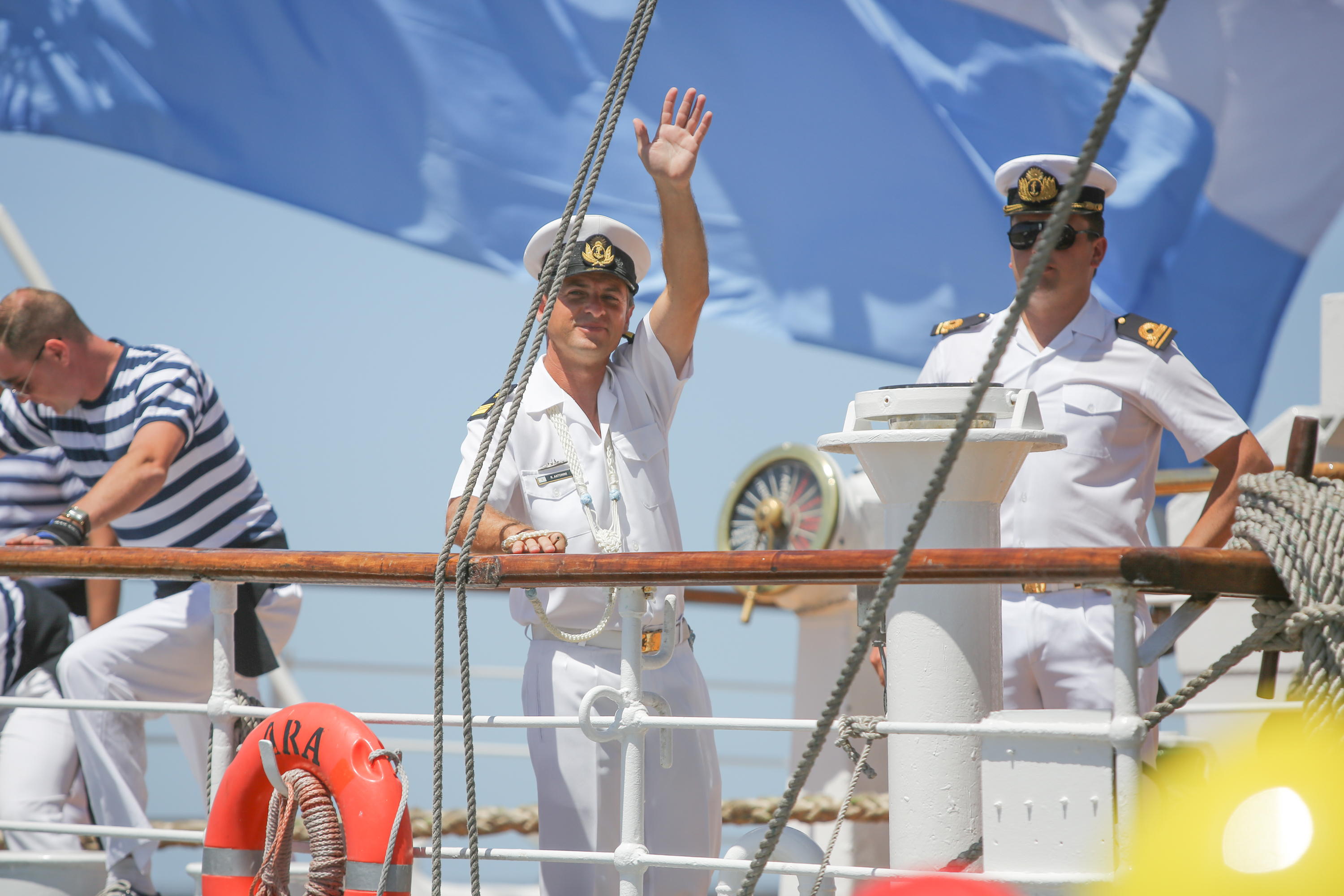 En más de treinta y cinco viajes de instrucción que ha realizado, visitó 58 países y más de 400 puertos extranjeros