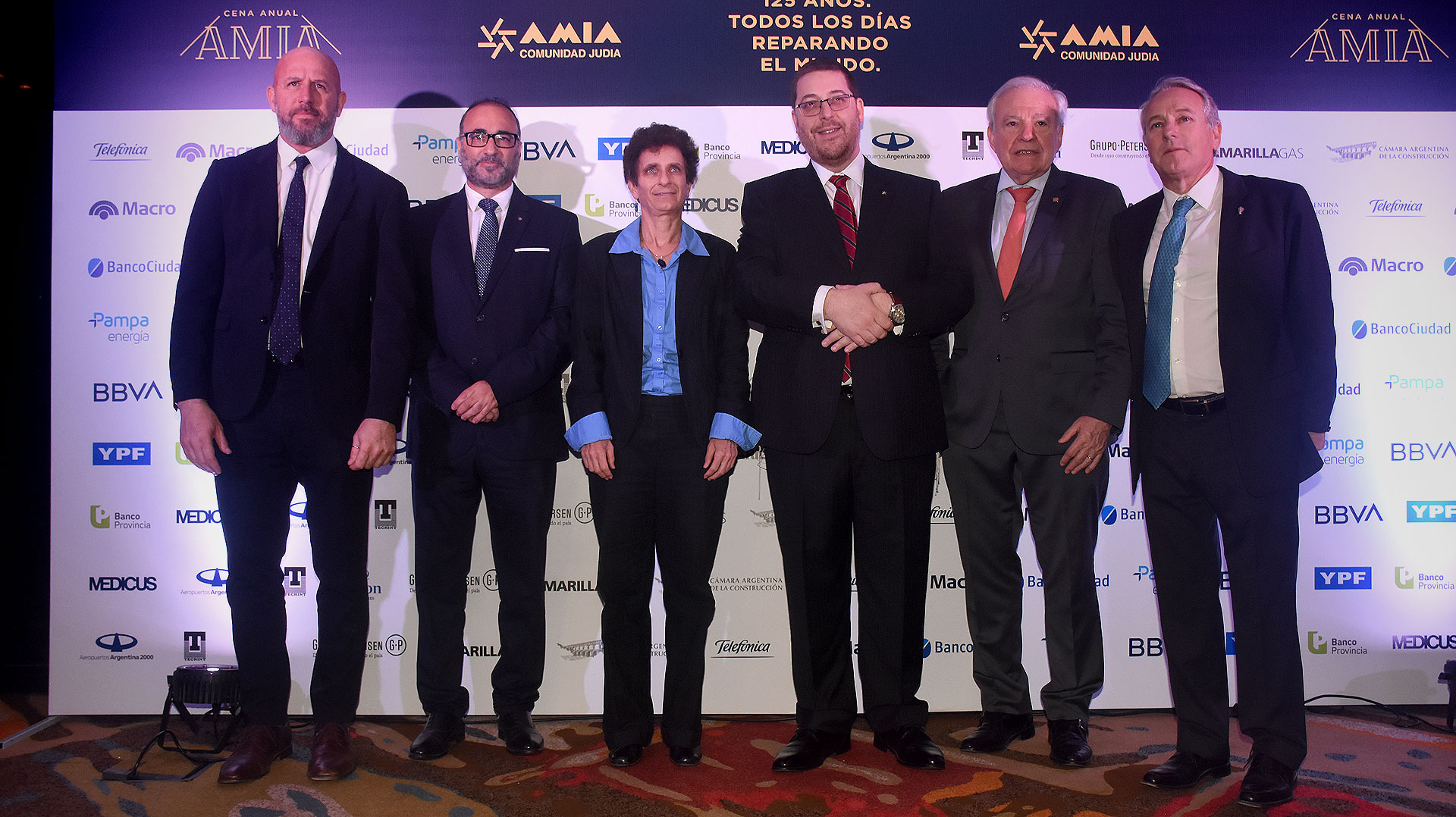 El diputado Waldo Wolff, la embajadora de Israel en la Argentina, Galit Ronen; el presidente de AMIA, Ariel Eichbaum, y el diputado Jorge Enríquez